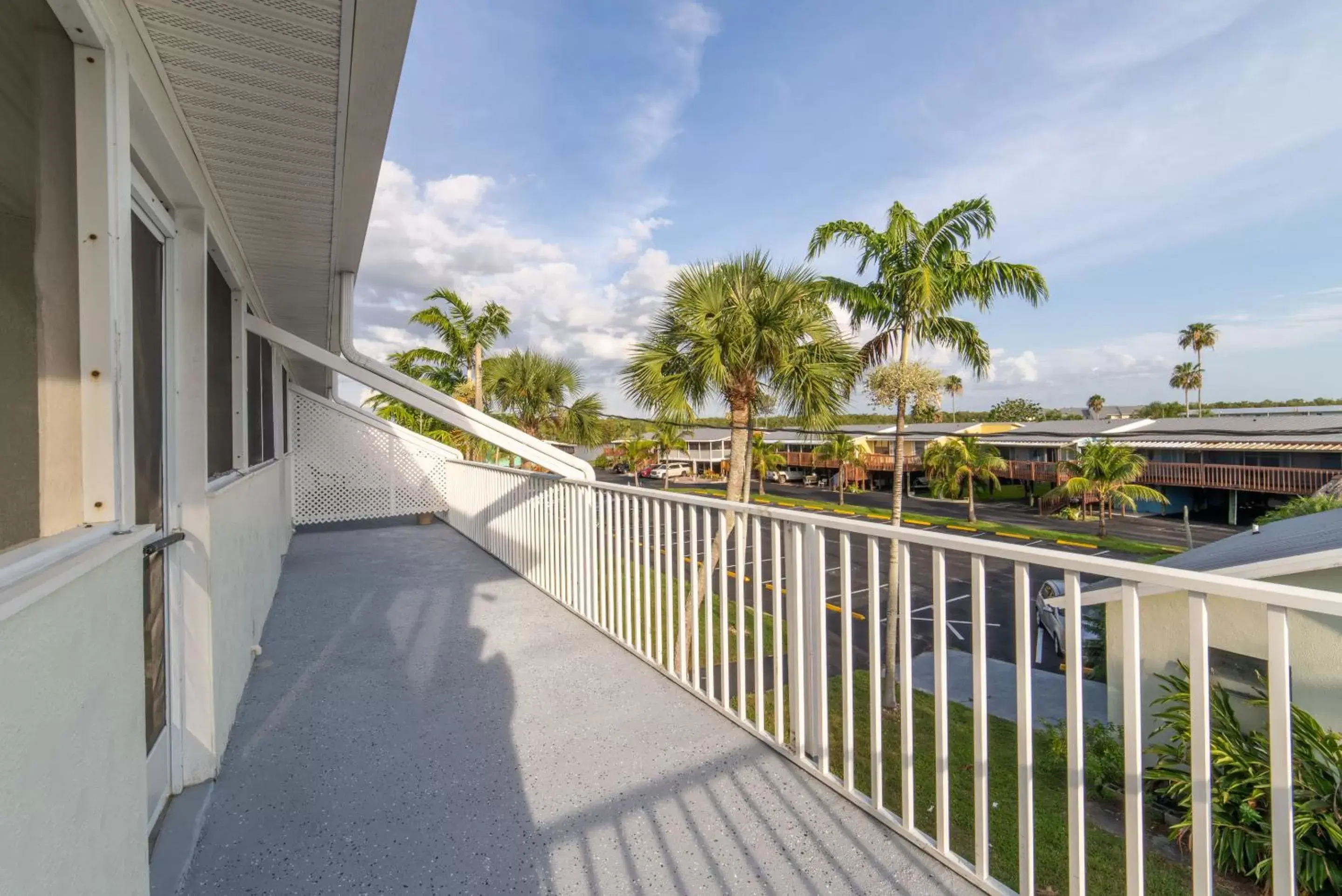 View (from property/room), Balcony/Terrace in Captain's Table Hotel by Everglades Adventures