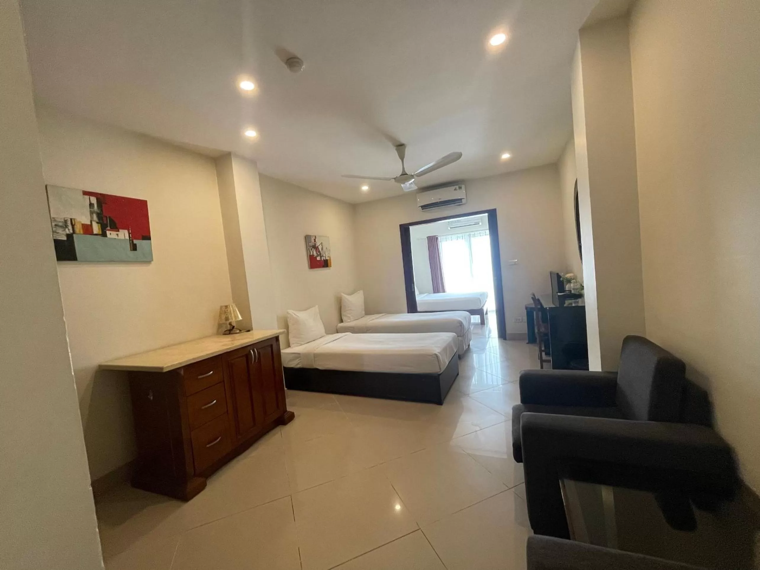 Property building in Rising Dragon Hotel