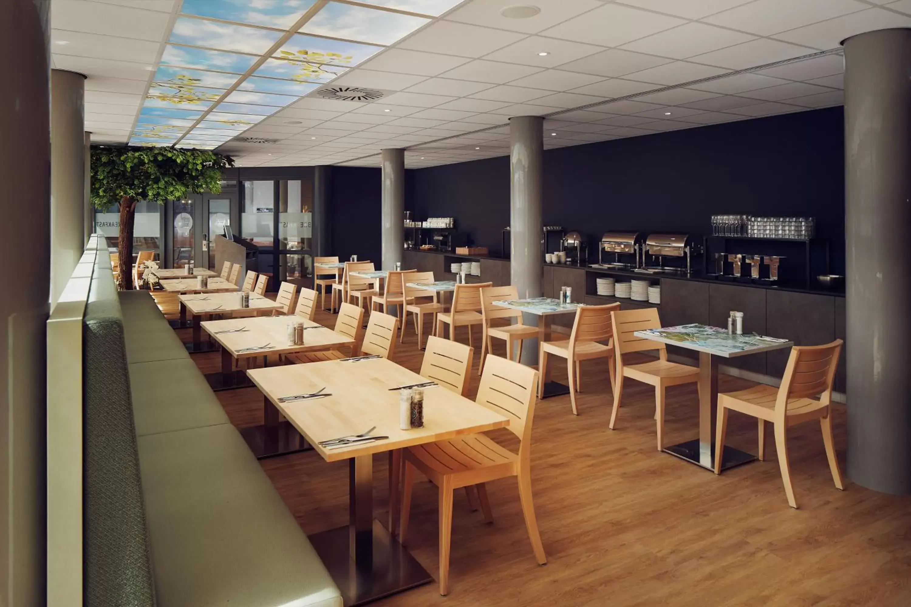 Food and drinks, Restaurant/Places to Eat in Inntel Hotels Amsterdam Centre
