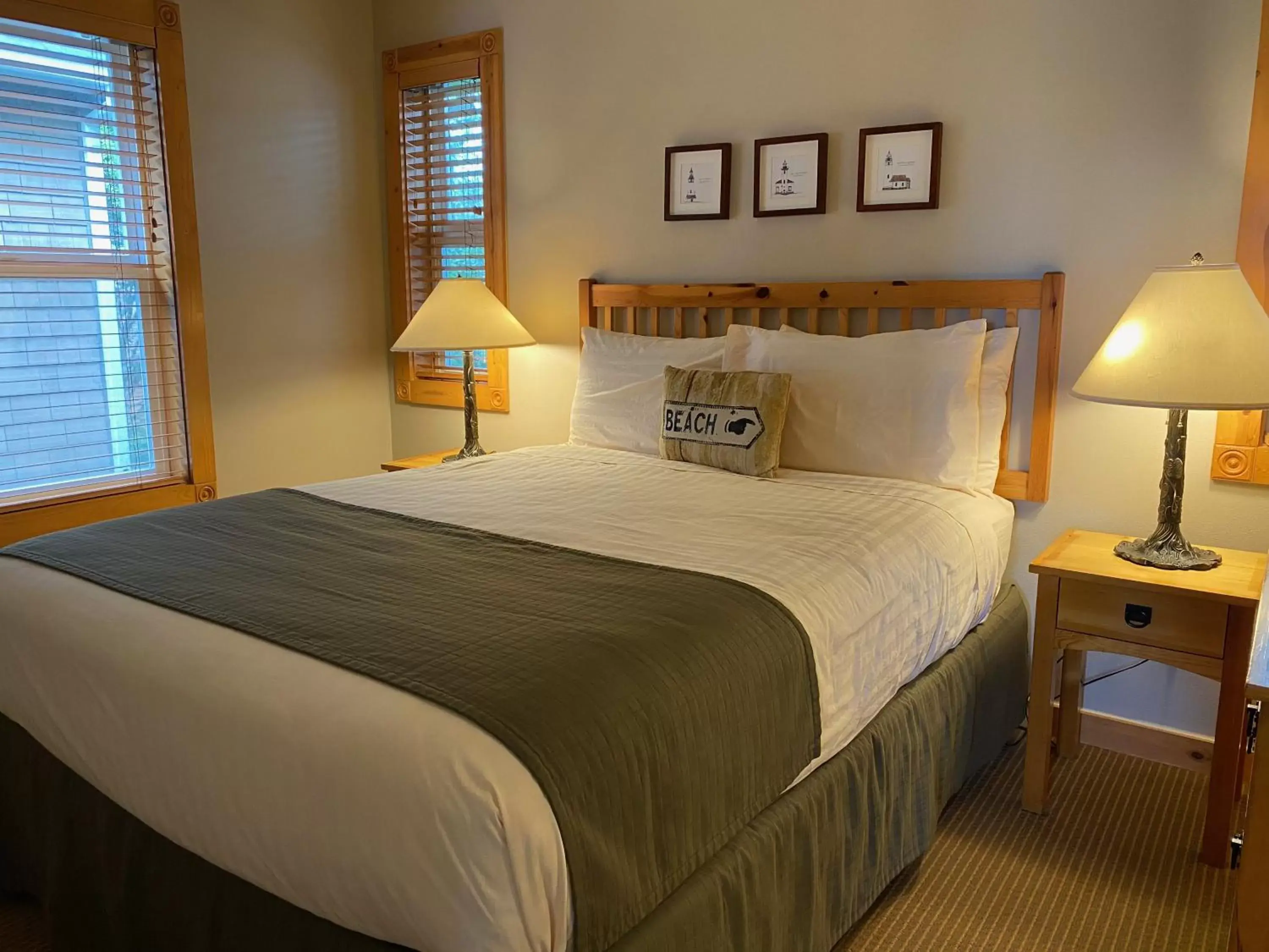 Bedroom, Bed in Lighthouse Inn