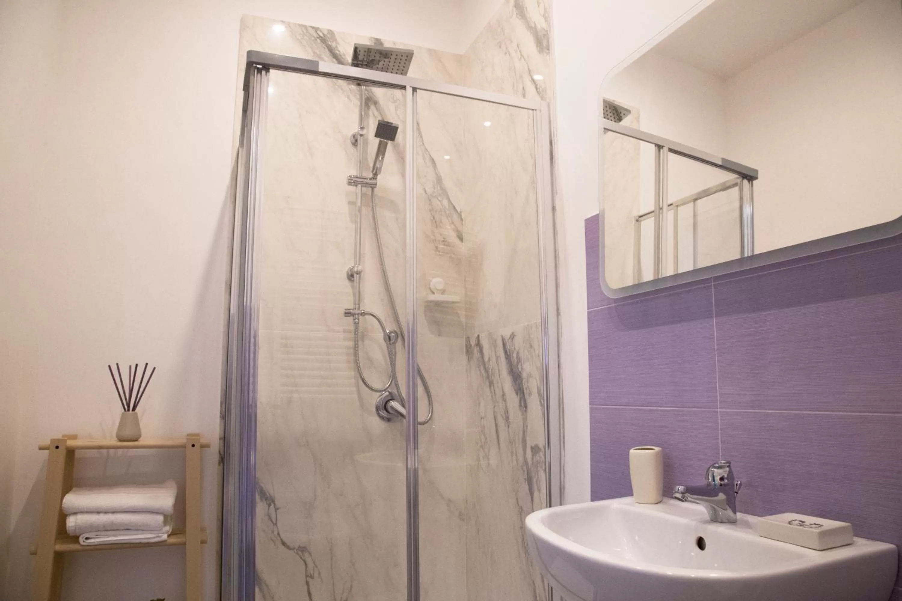 Bathroom in Garibaldi Rooms