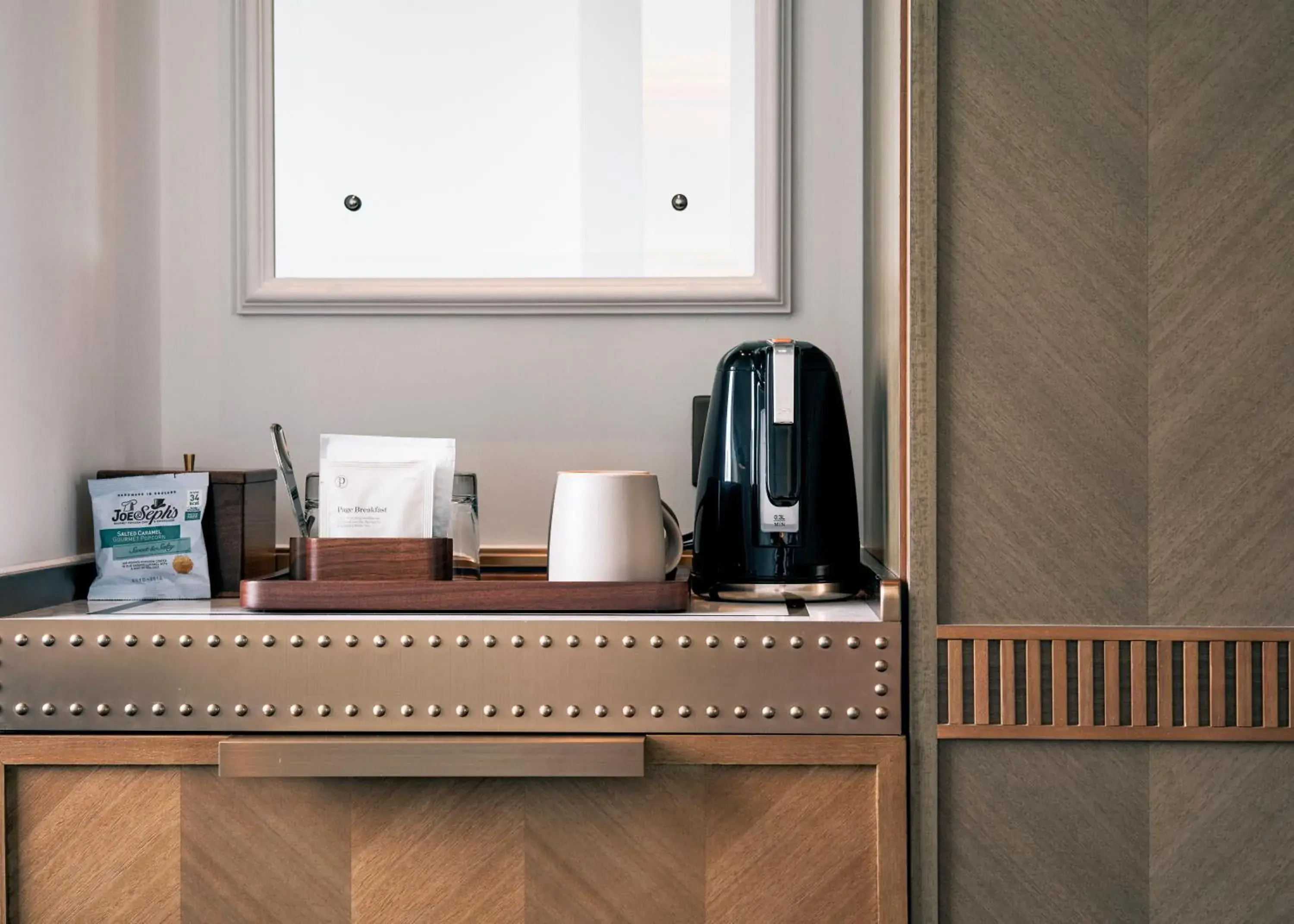 Coffee/tea facilities in Page8, Page Hotels