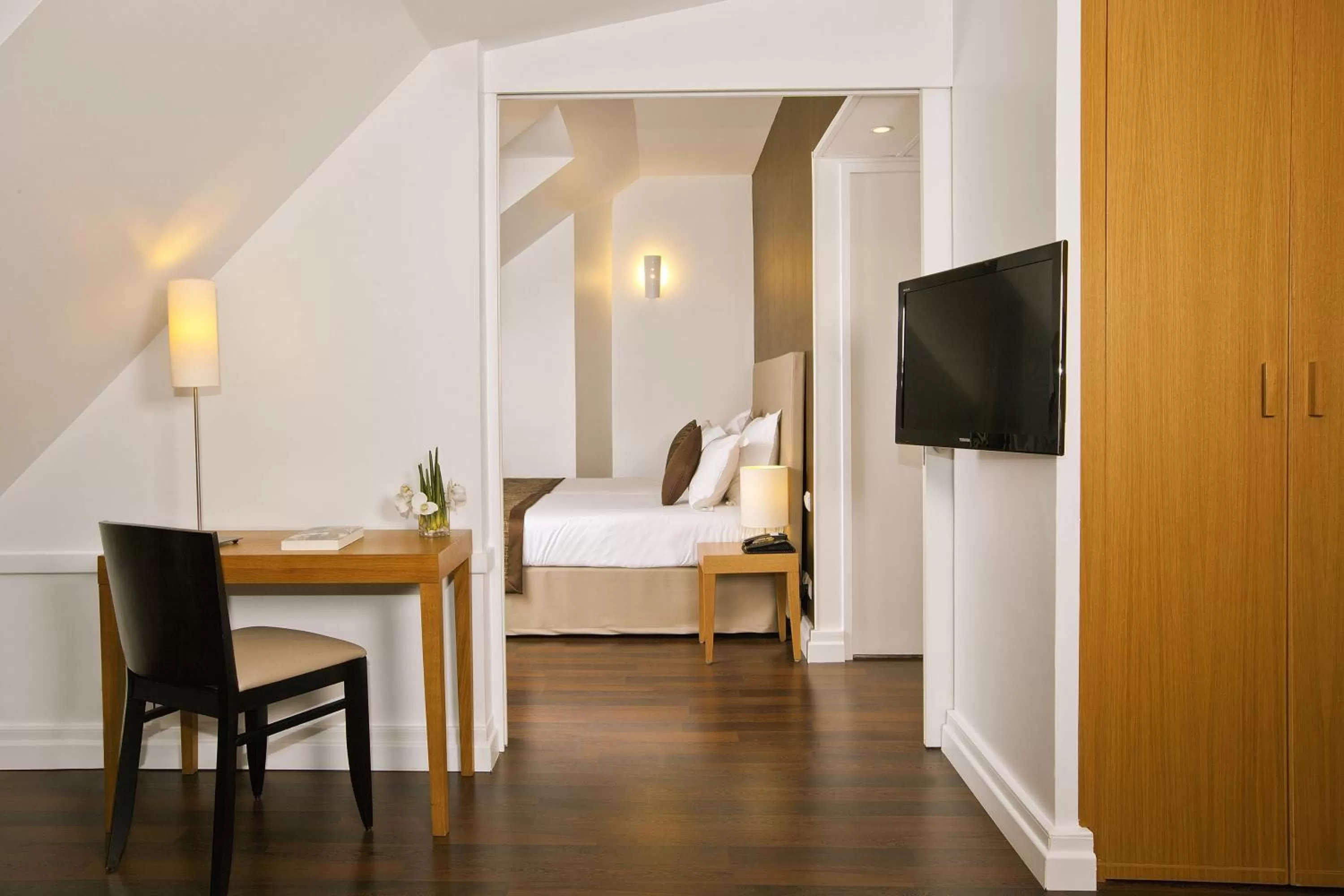 Bedroom, Bed in Residhome Paris Opéra