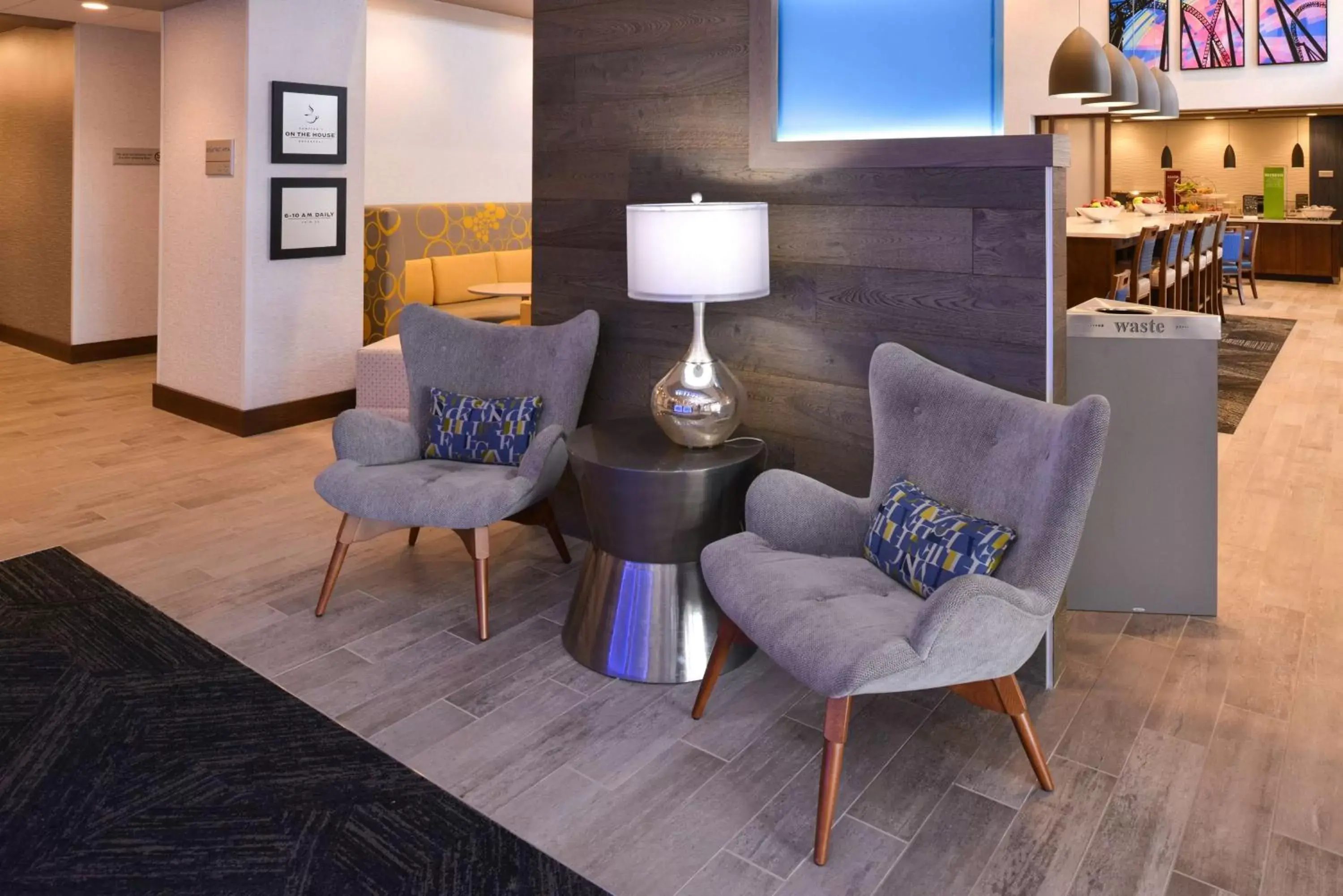 Lobby or reception, Seating Area in Hampton Inn & Suites Cincinnati-Mason, Ohio