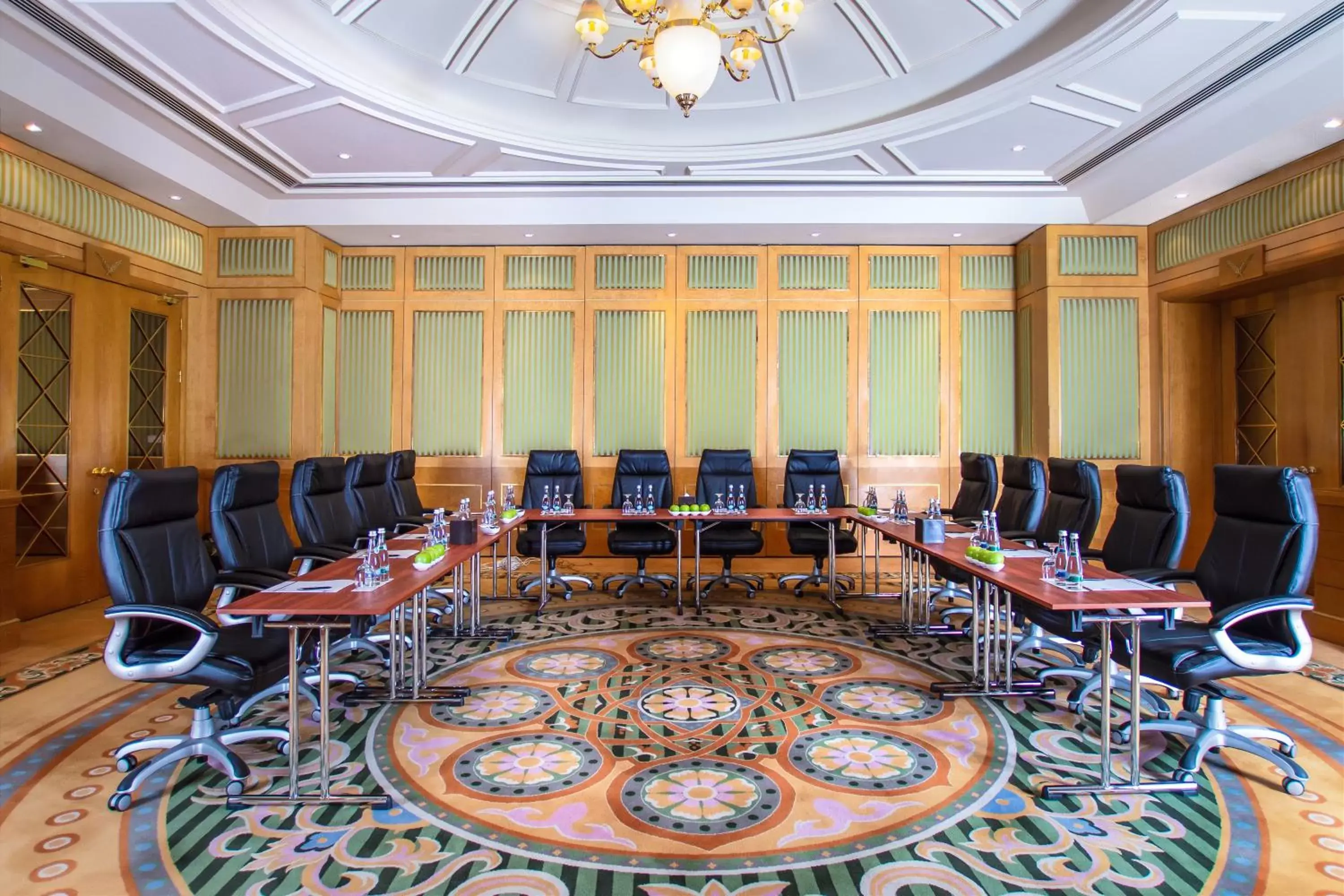 Business facilities in Al Ain Rotana