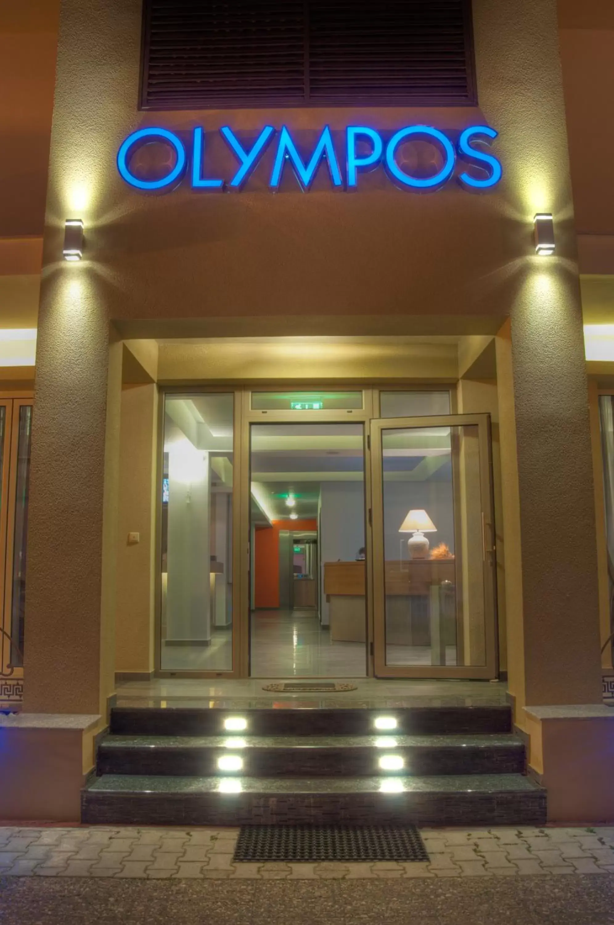 Facade/entrance in Hotel Olympos