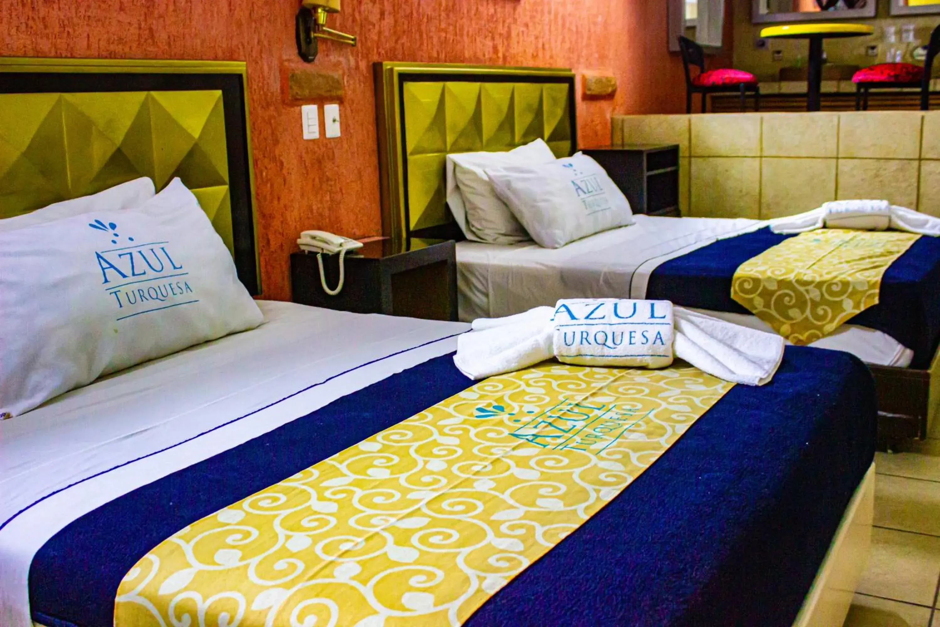 Bed in Azul Turquesa