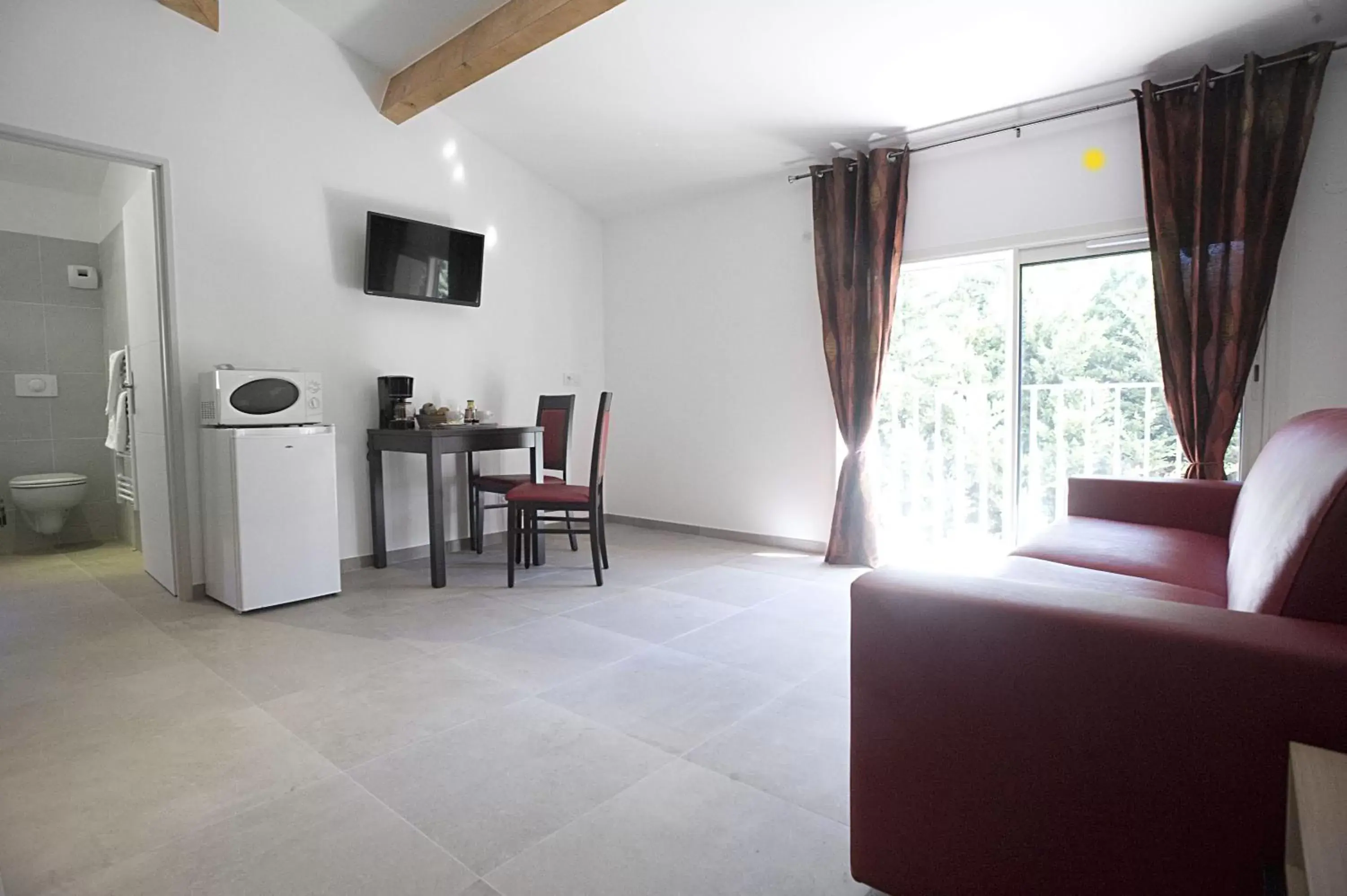 Living room, Seating Area in The Originals City, Hôtel Les Bastides du Gapeau