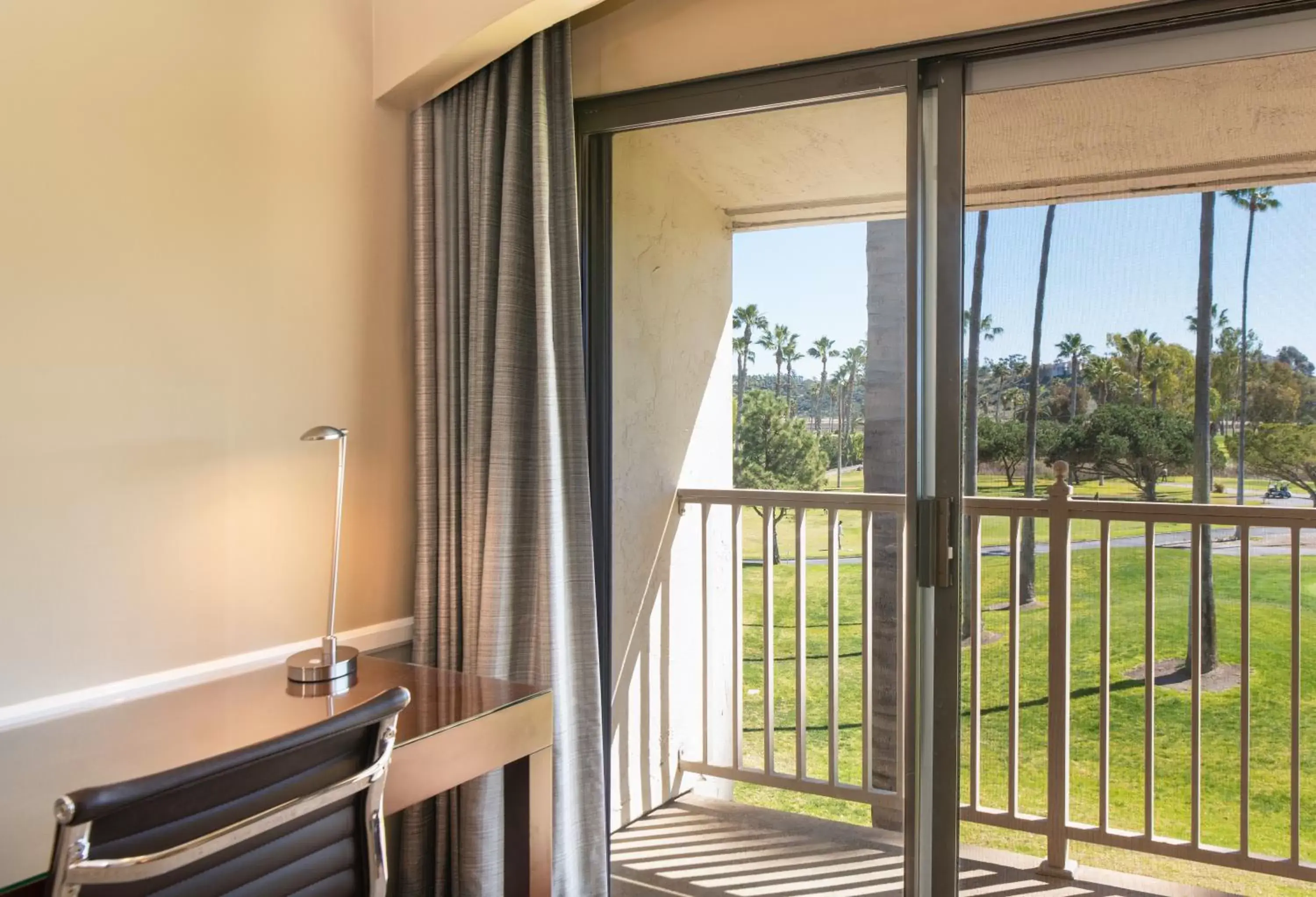 Queen Room with Garden View in Morgan Run Resort