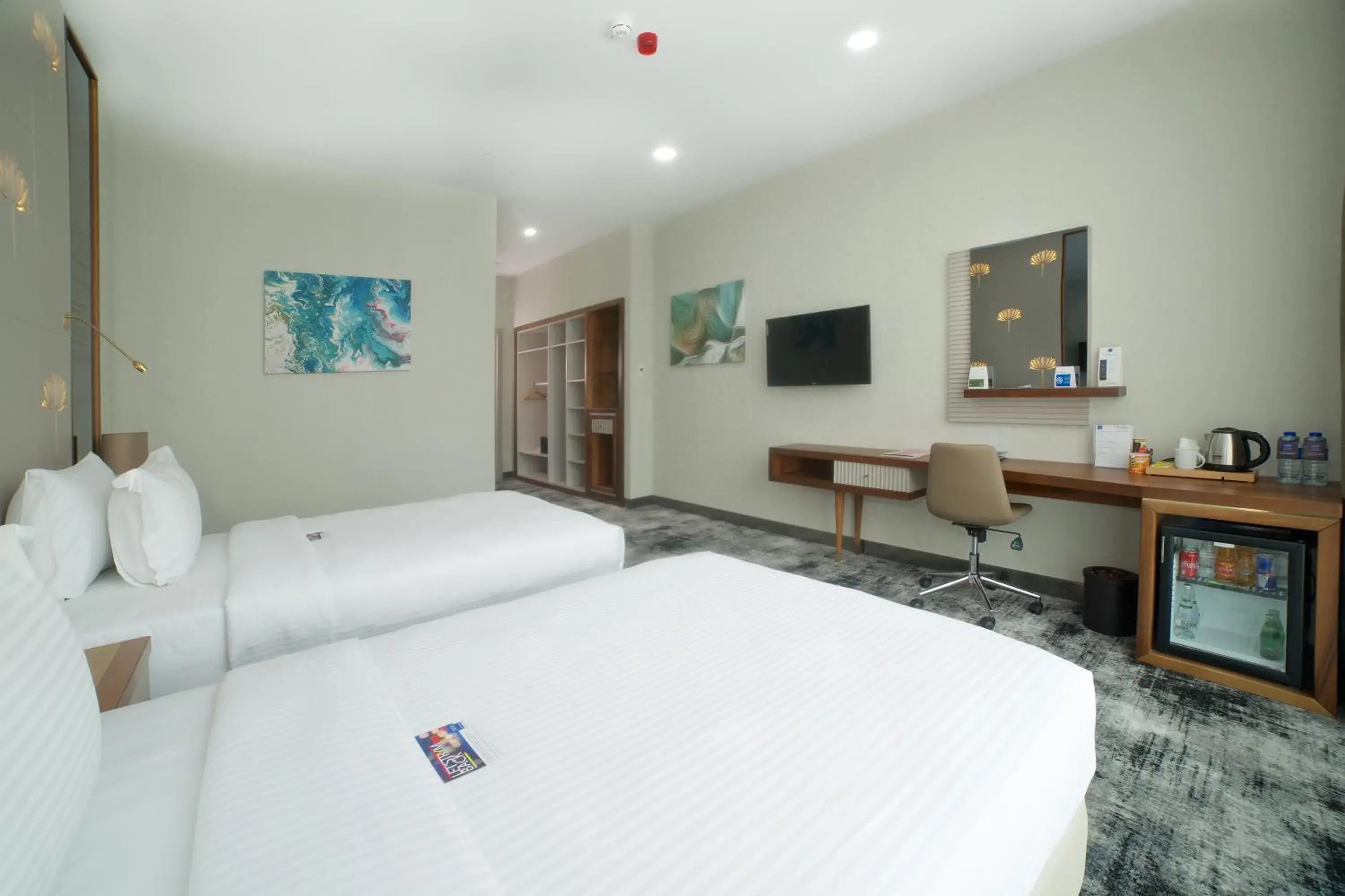 Twin Room - Mobility Access/Non-Smoking in Tryp by Wyndham Istanbul Topkapi