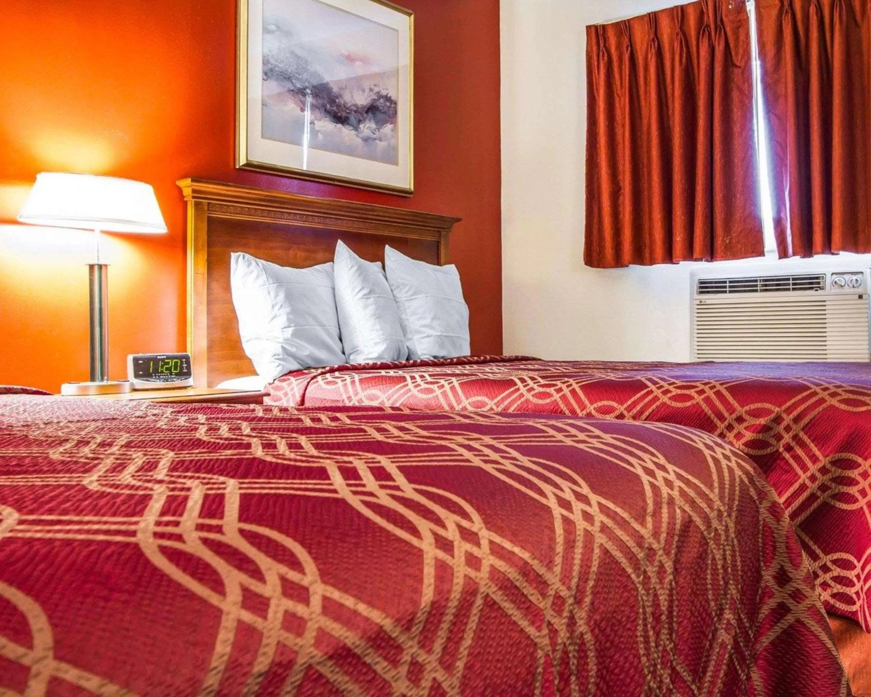 Double Room with Two Double Beds in Rodeway Inn & Suites Brunswick near Hwy 1