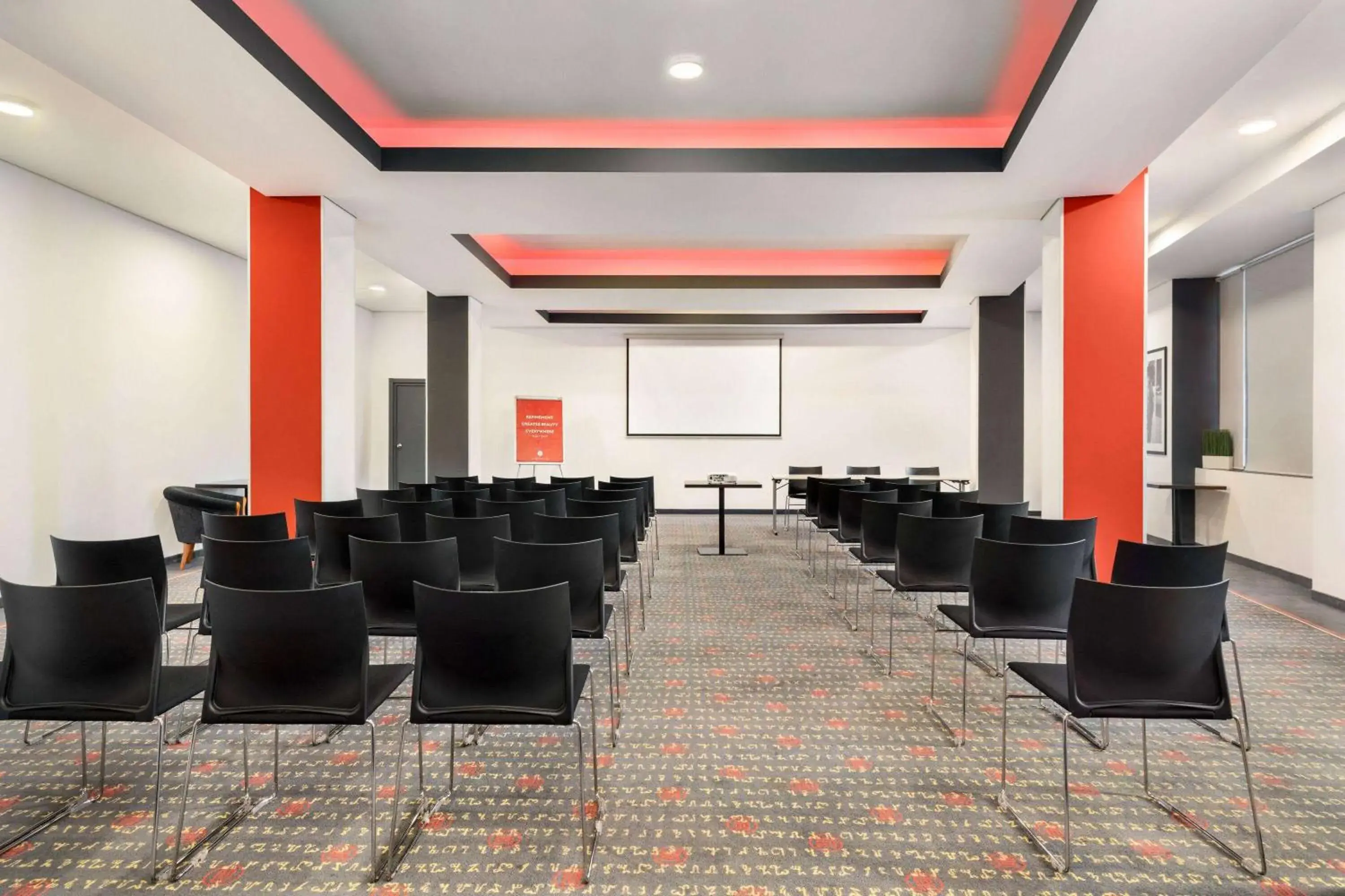 Meeting/conference room in Vienna House Easy By Wyndham Airport Bucharest