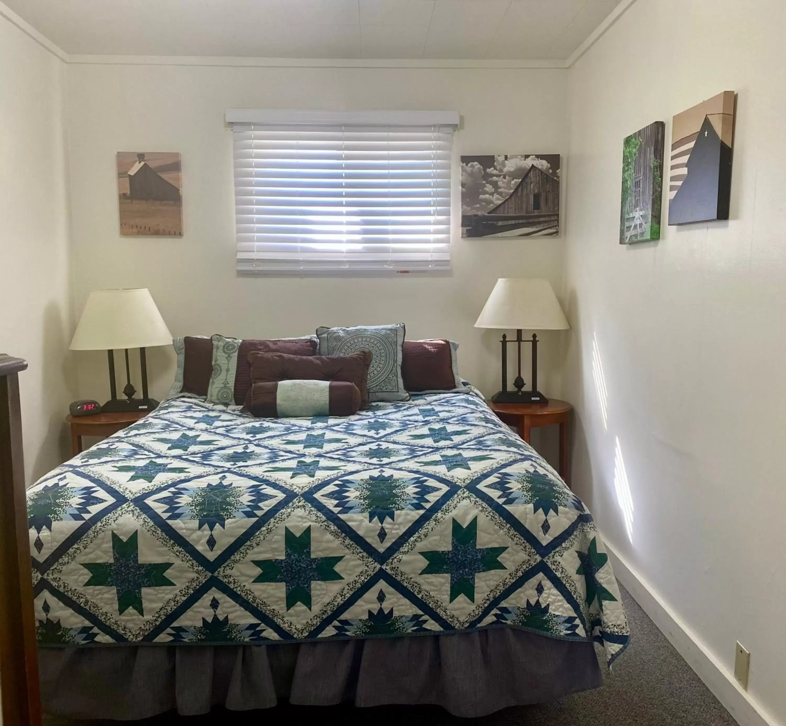 Bedroom, Bed in Greybull Motel