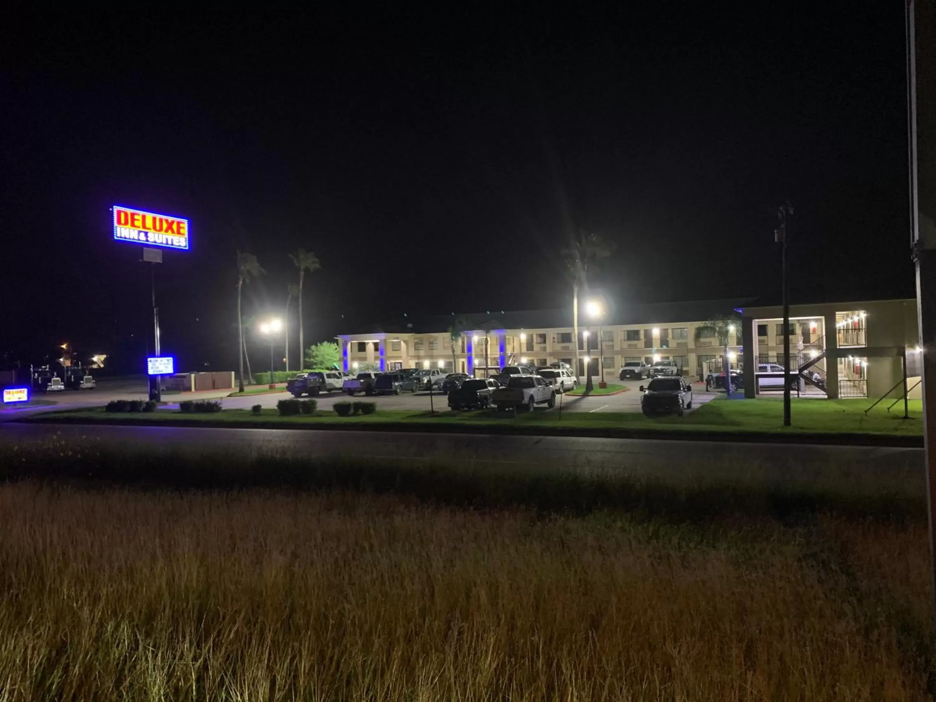 View (from property/room), Property Building in Deluxe Inn and Suites