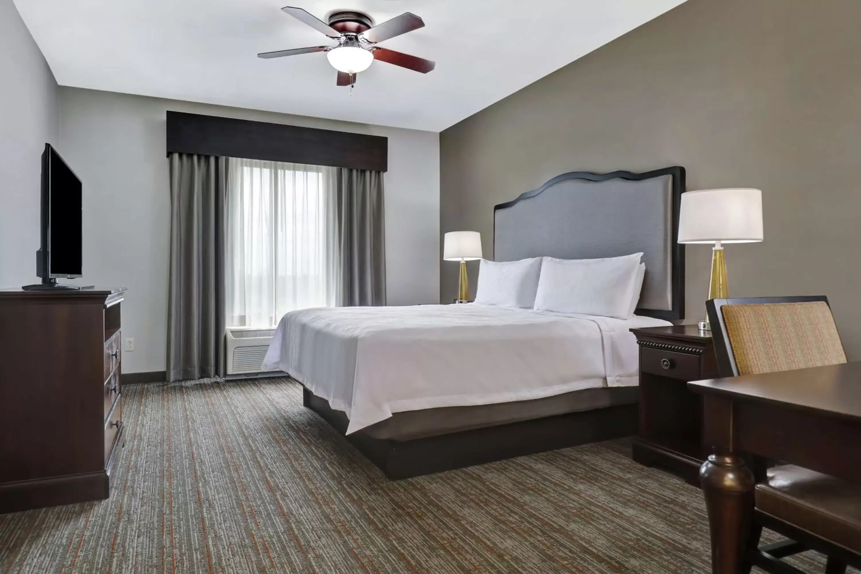 Bedroom, Bed in Homewood Suites by Hilton McAllen