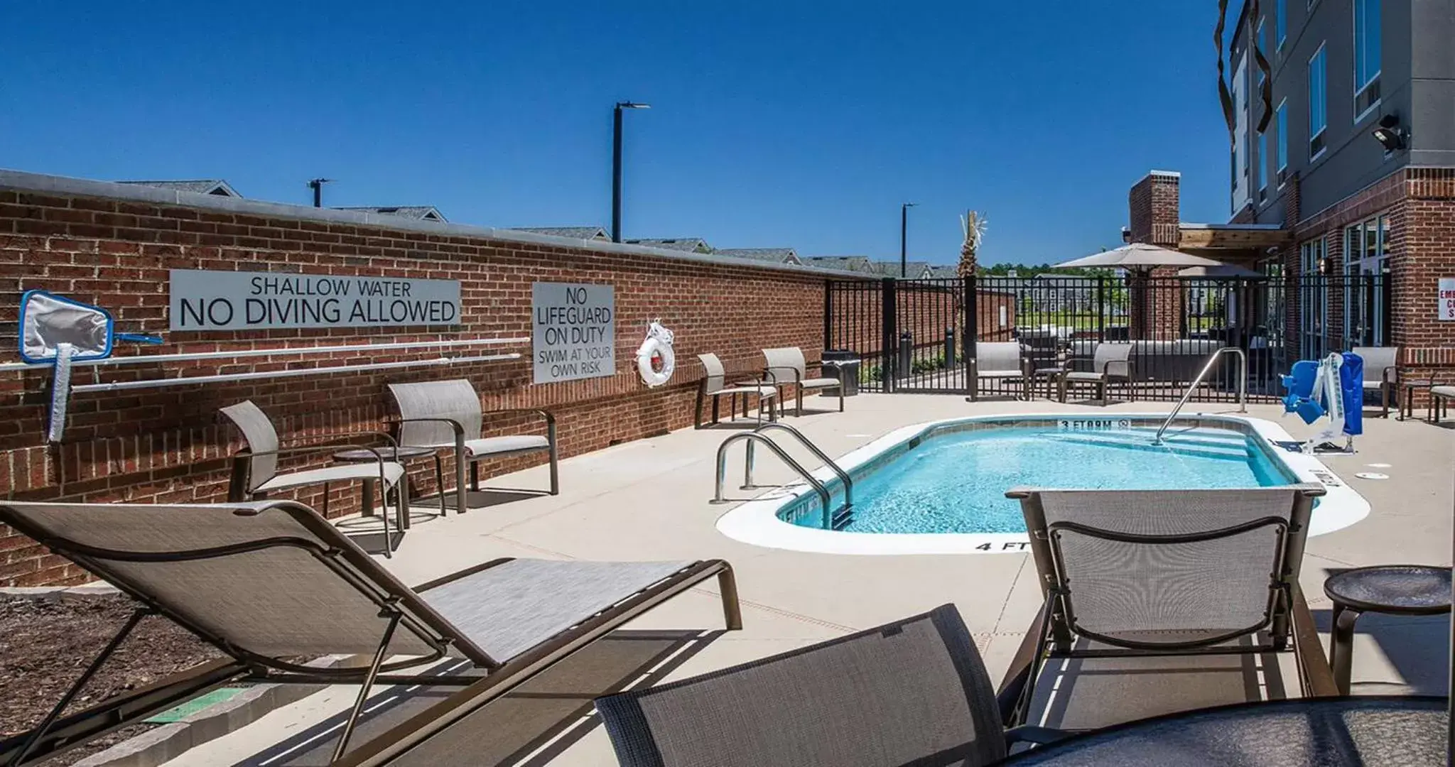 Pool view, Swimming Pool in Courtyard by Marriott Columbia Cayce