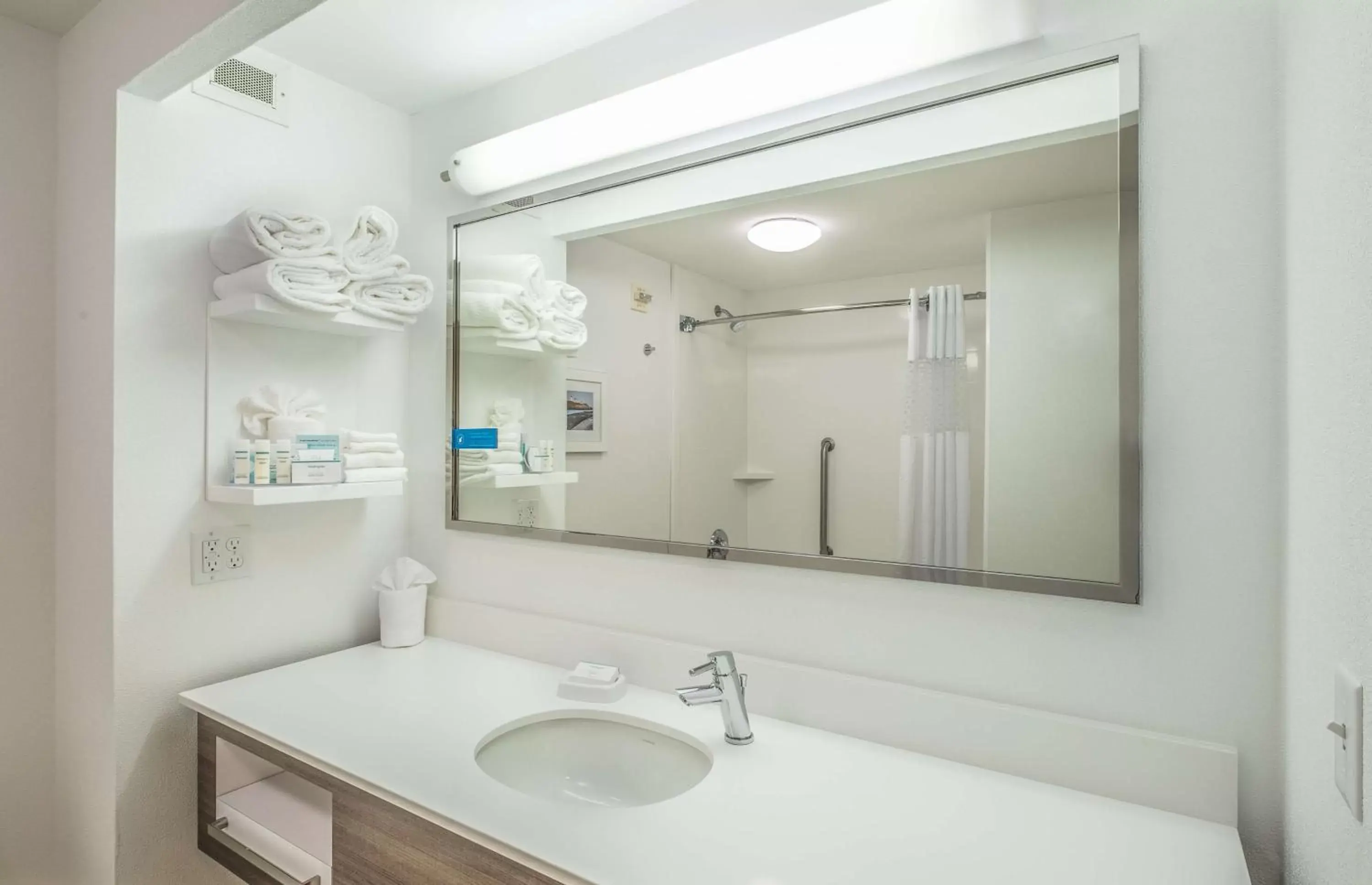 Bathroom in Hampton Inn Waterville Bathroom in Hampton Inn Waterville