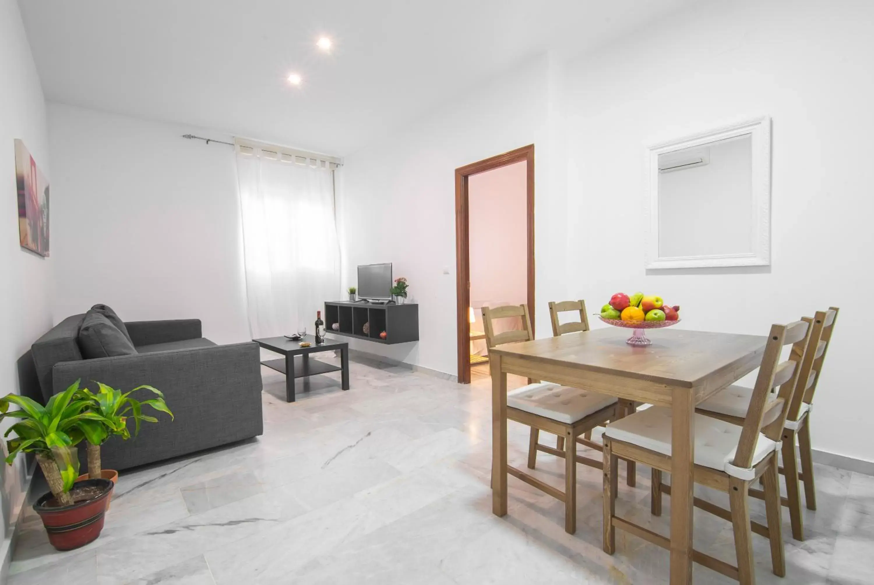 Seating area, Dining Area in Apartamentos Granata