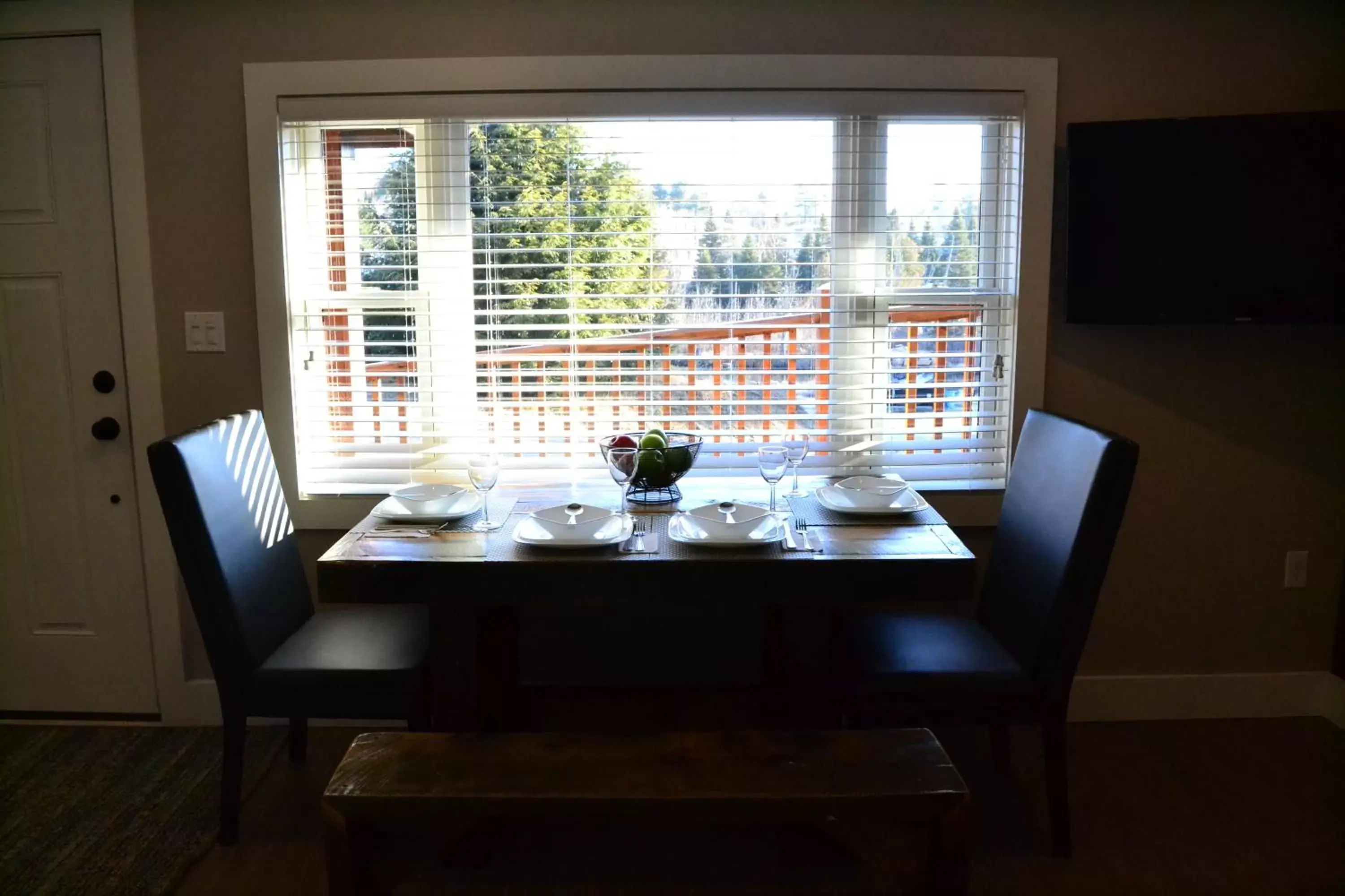 Dining Area in Lake Placid Inn: Residences