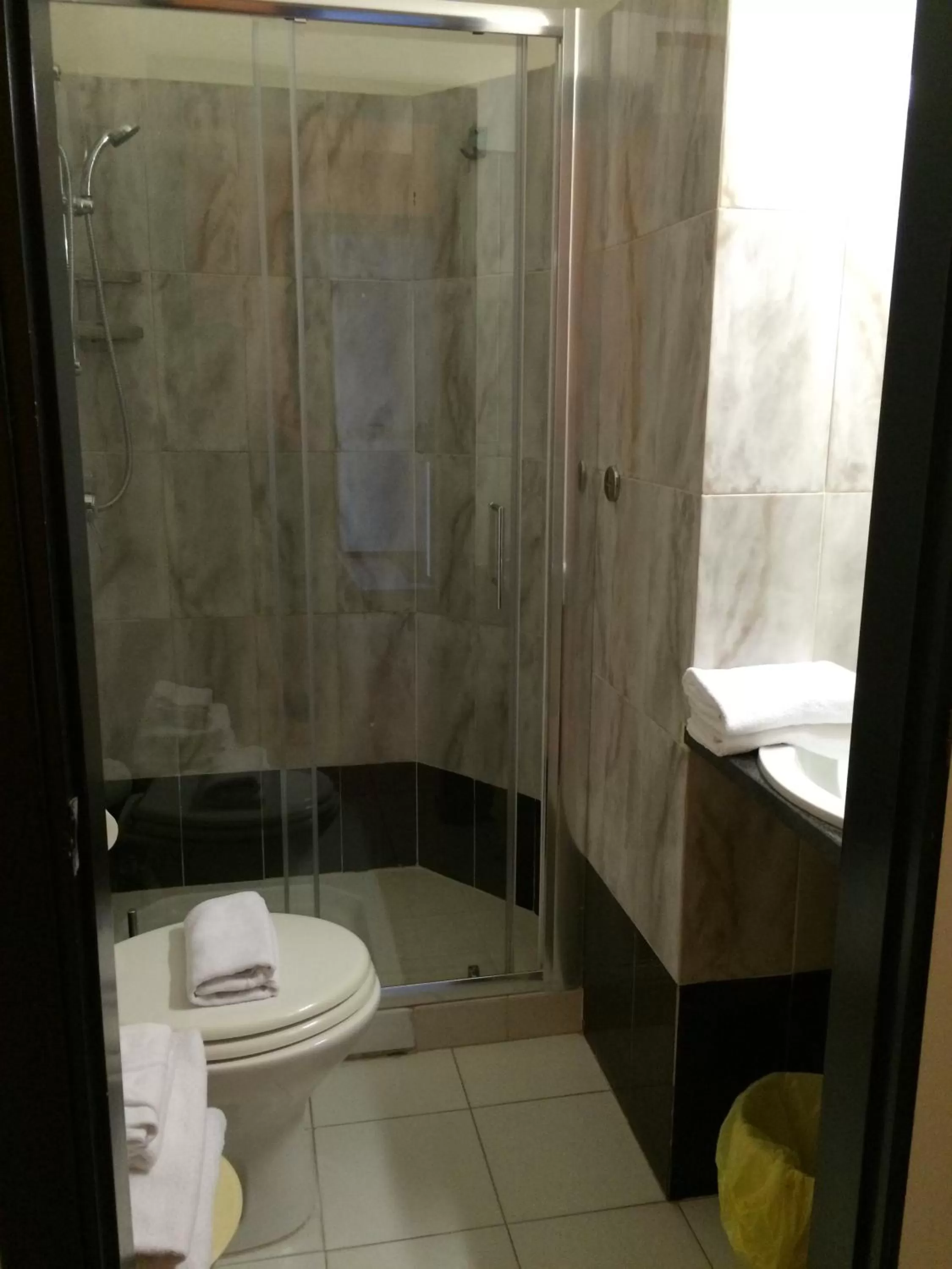 Shower in Hotel Letizia