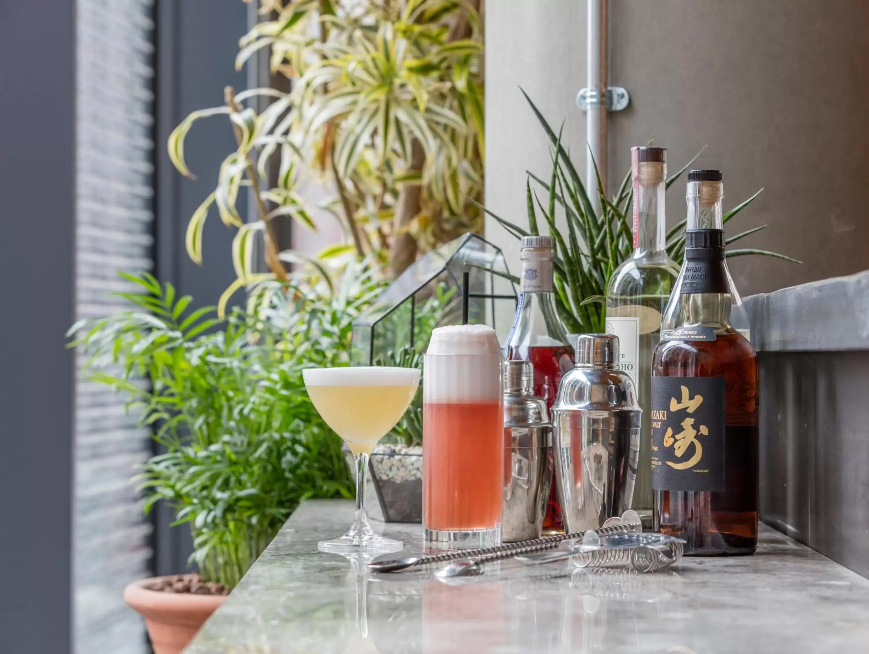 Lounge or bar in Leman Locke Lounge or bar in Leman Locke