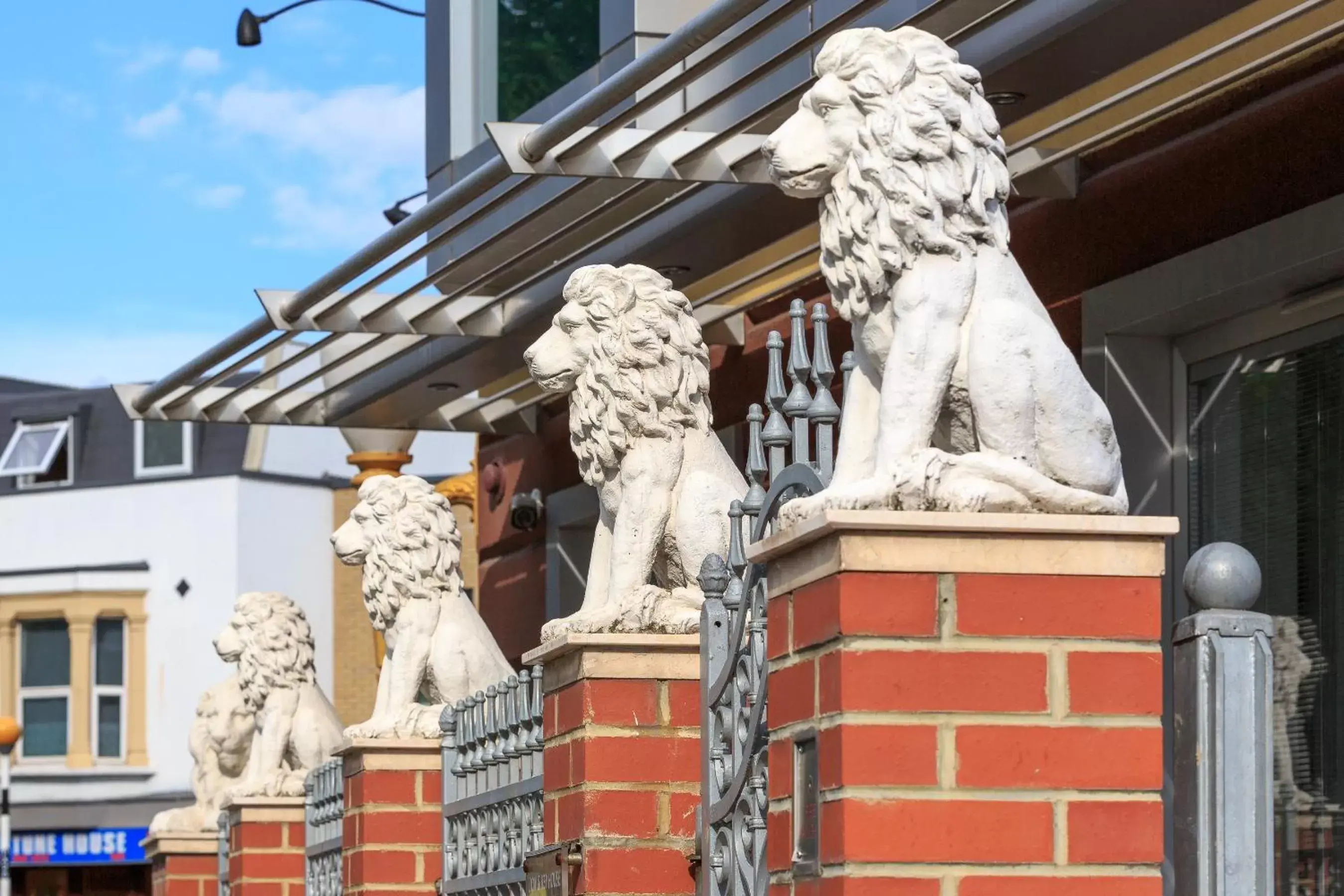 Decorative detail, Facade/Entrance in The Lion & Key Hotel