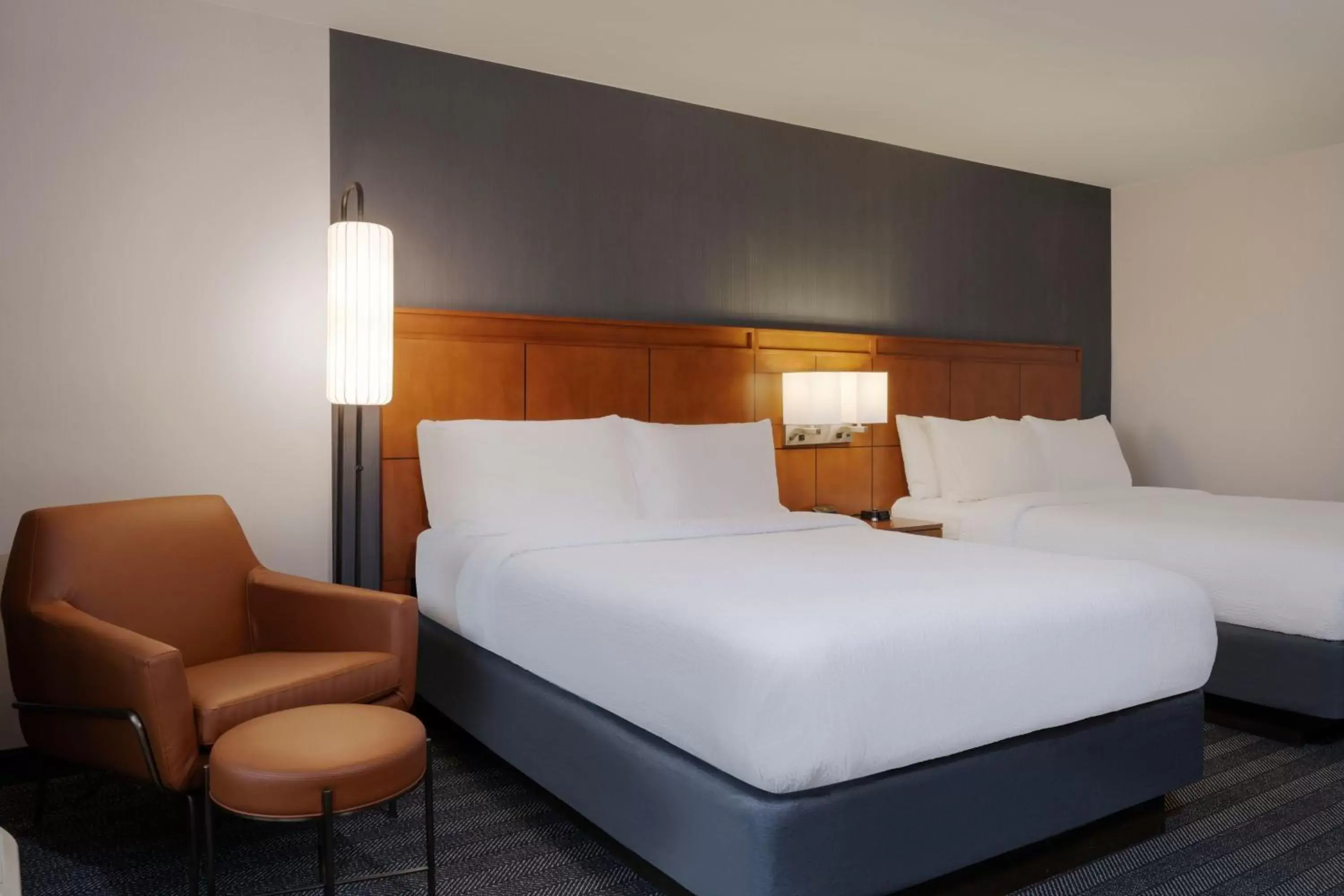 Photo of the whole room, Bed in Courtyard by Marriott Columbus New Albany