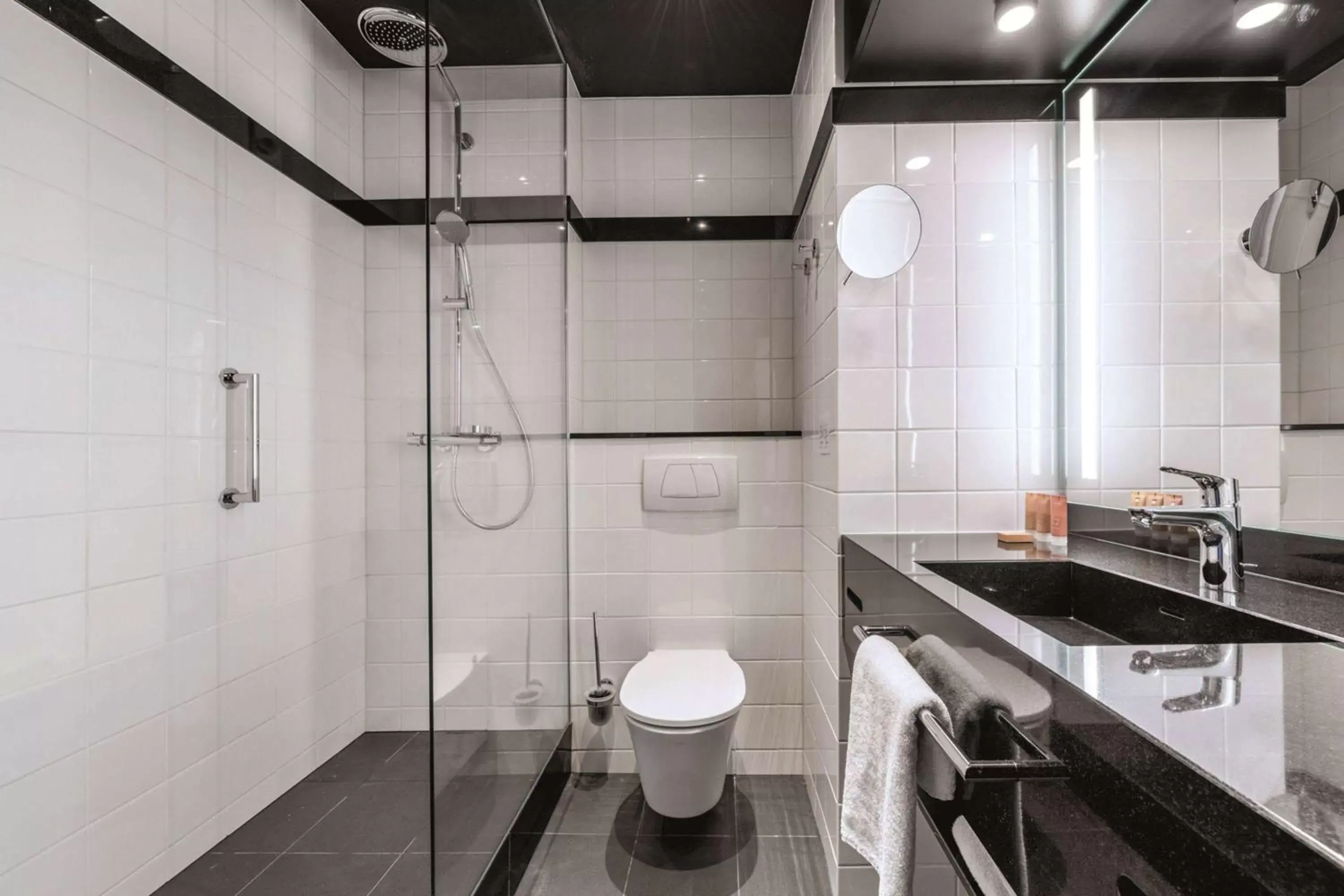 TV and multimedia, Bathroom in Vienna House by Wyndham Diplomat Prague