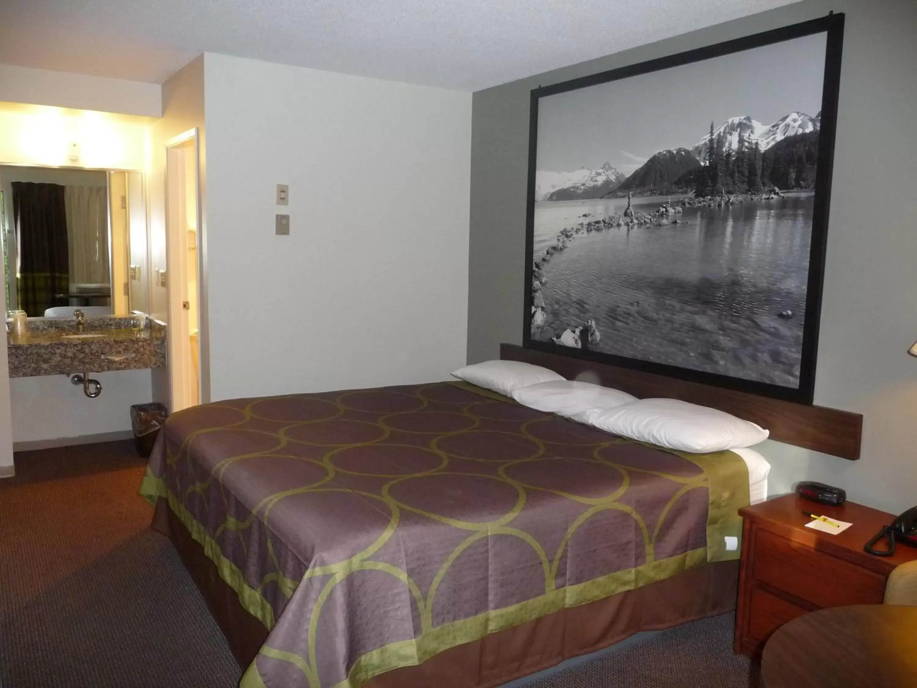 Bed in Super 8 by Wyndham Kamloops East