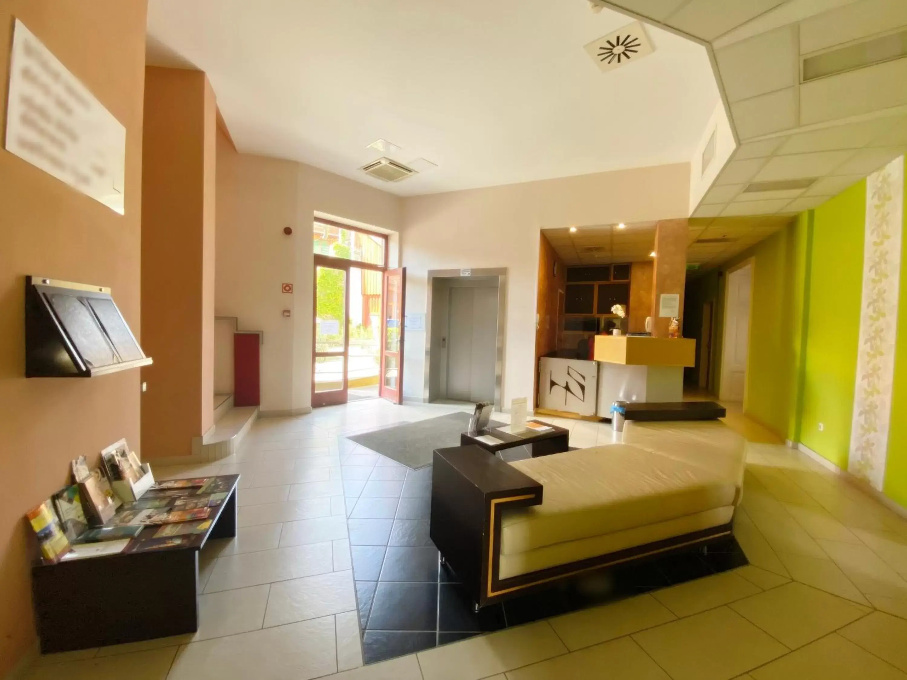 Lobby or reception, Bed in Boutique Hotel Sopianae Lobby or reception, Bed in Boutique Hotel Sopianae