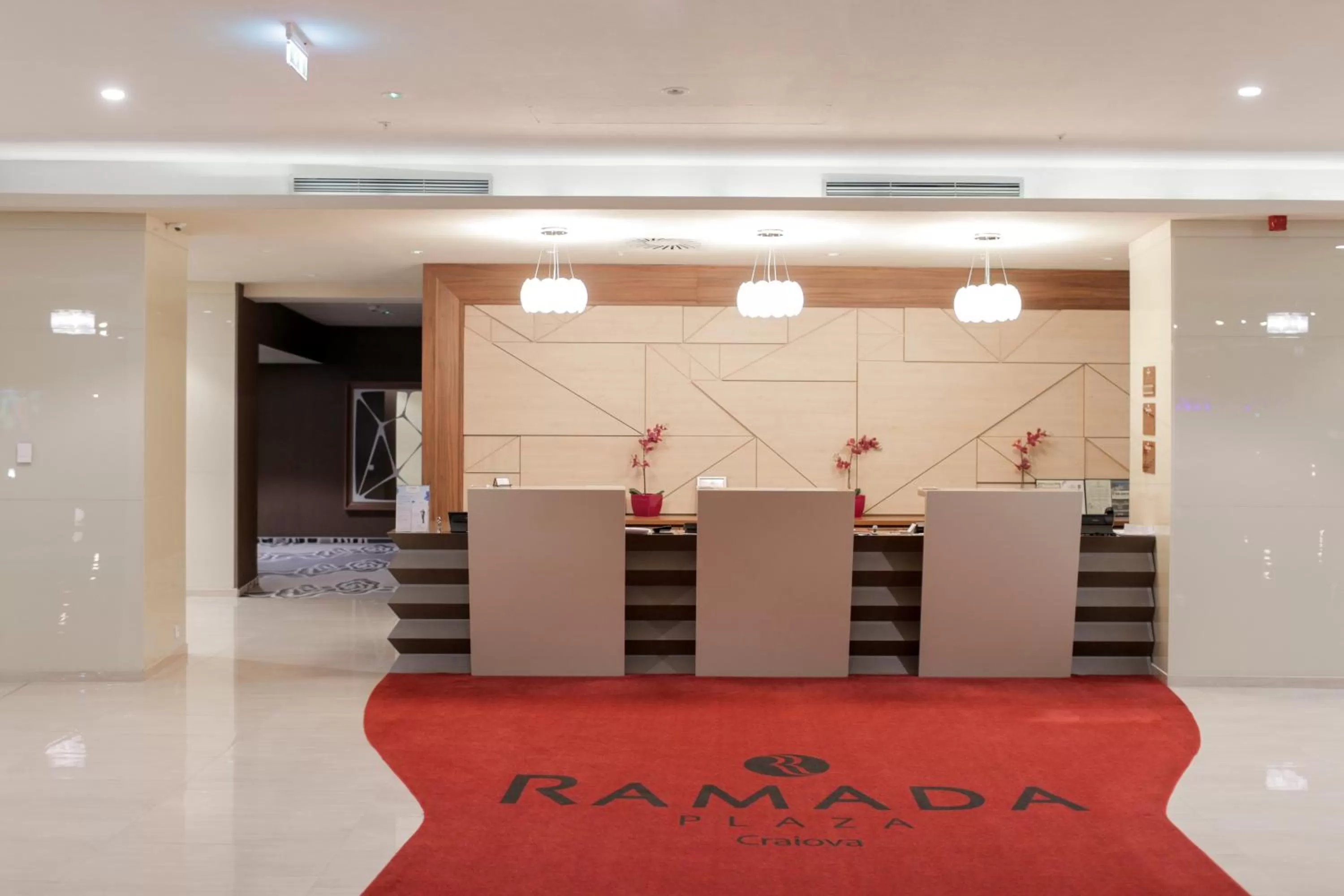 Lobby or reception in Ramada Plaza Craiova