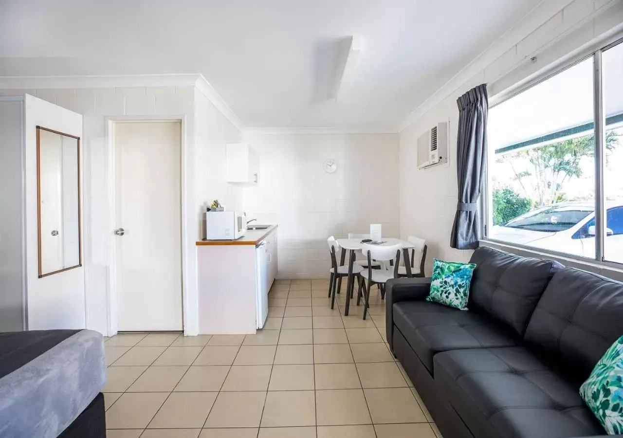 Seating Area in Banjo Paterson Motor Inn