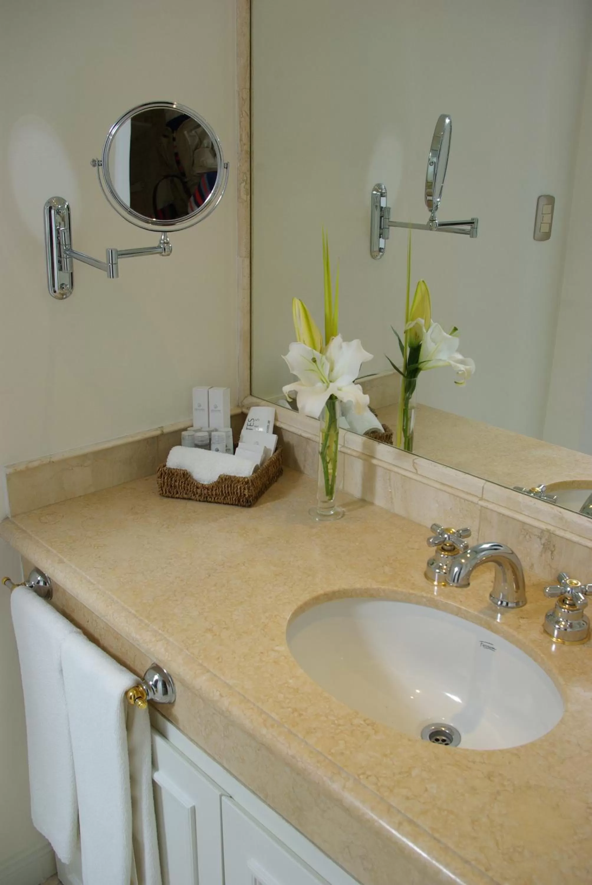 Bathroom in Loi Suites Recoleta Hotel