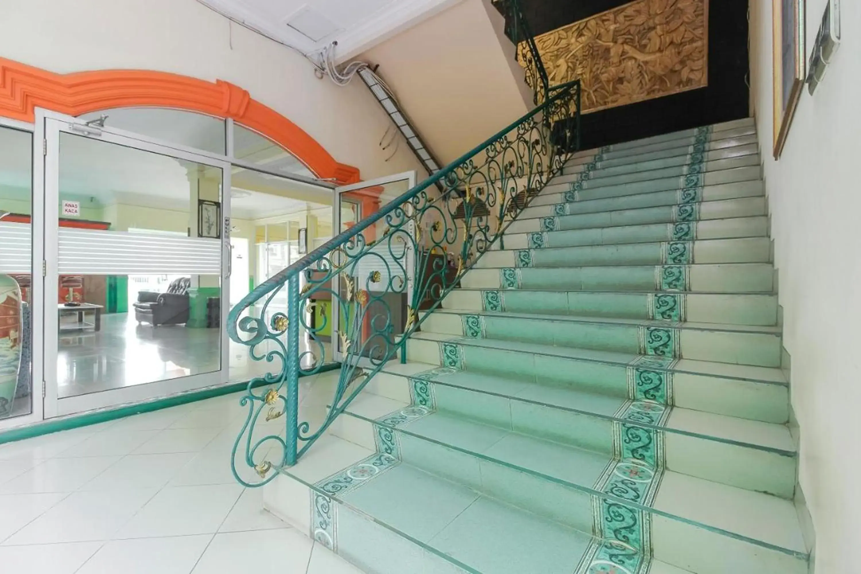 Property building in RedDoorz Plus near Alun Alun Kejaksan Cirebon