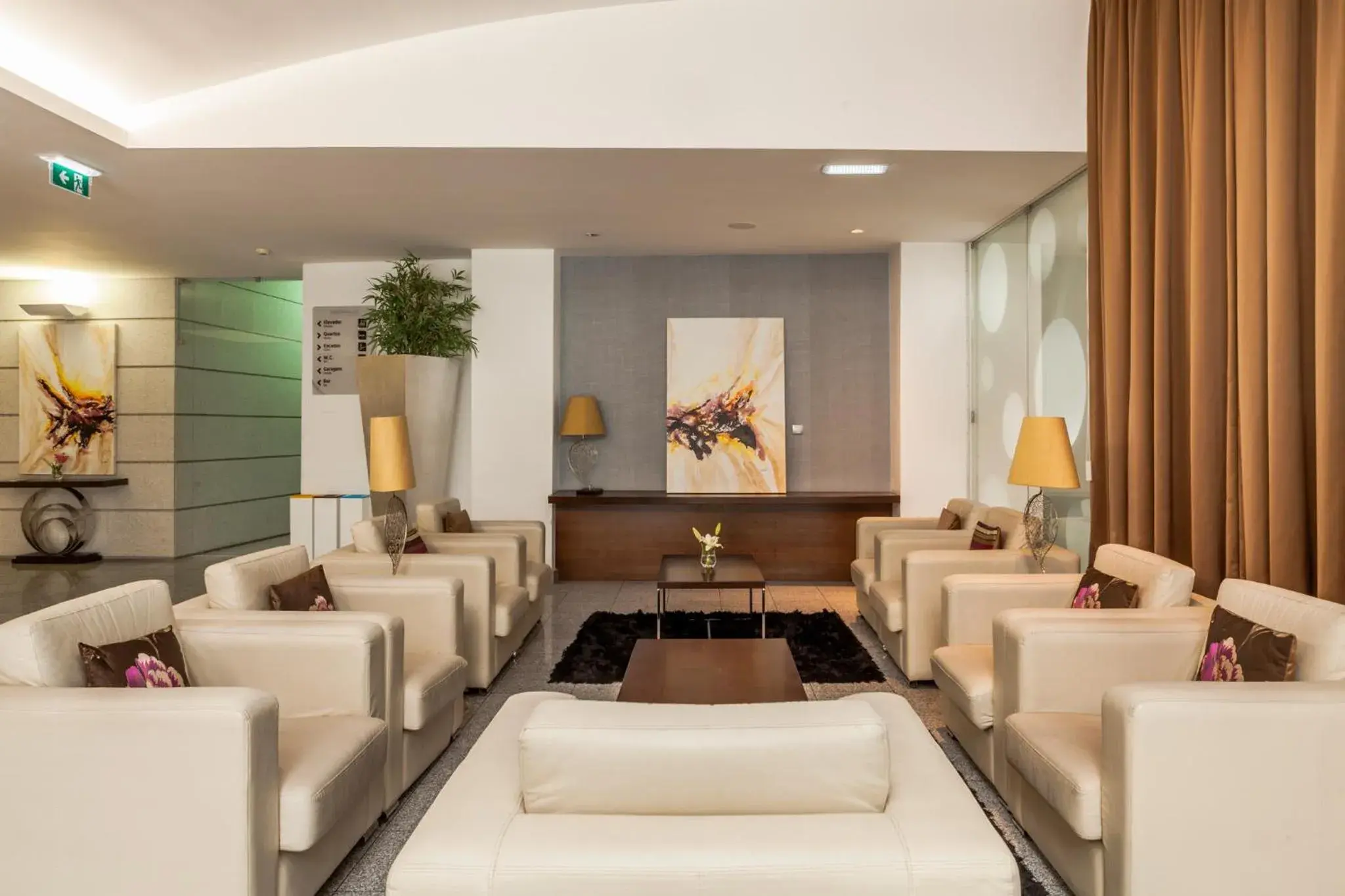 Communal lounge/ TV room in Lux Fatima Park - Hotel, Suites & Residence