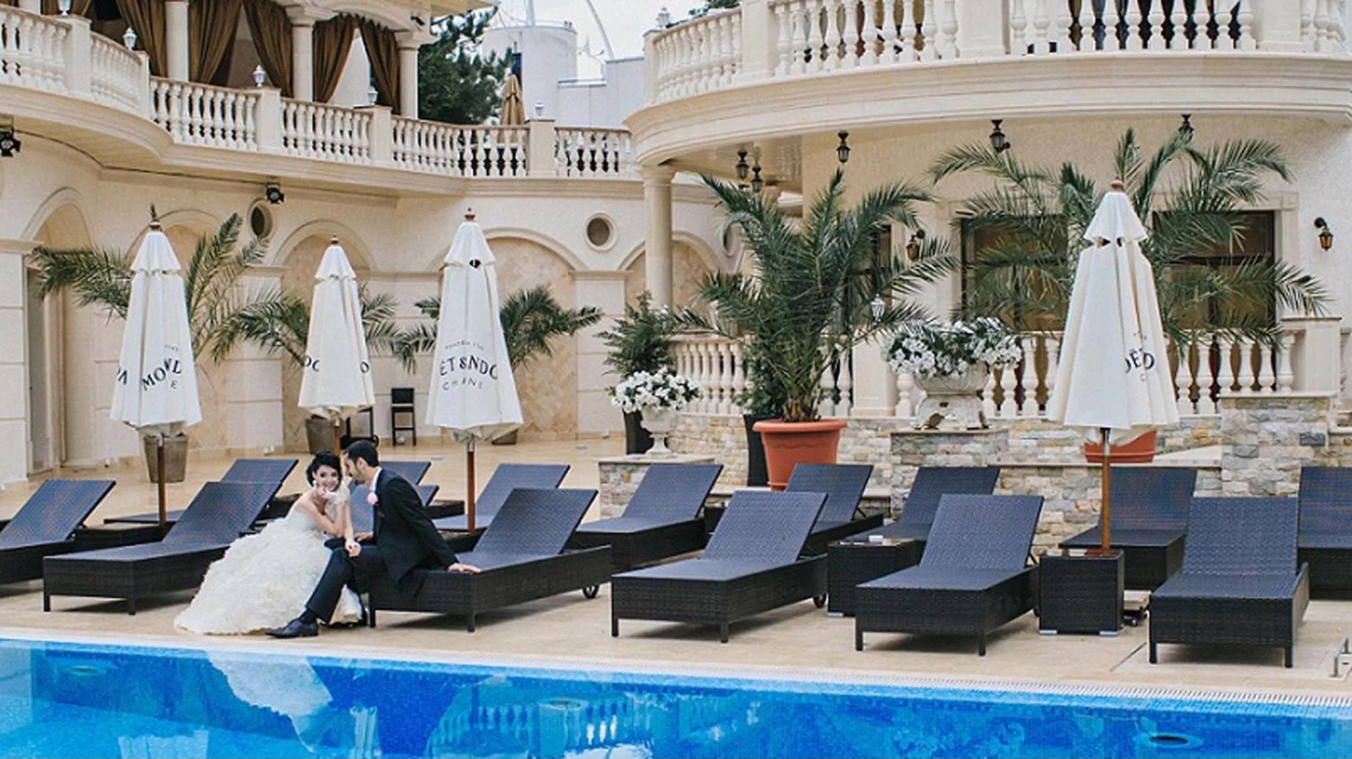 Swimming pool in Villa Le Premier - Maestro