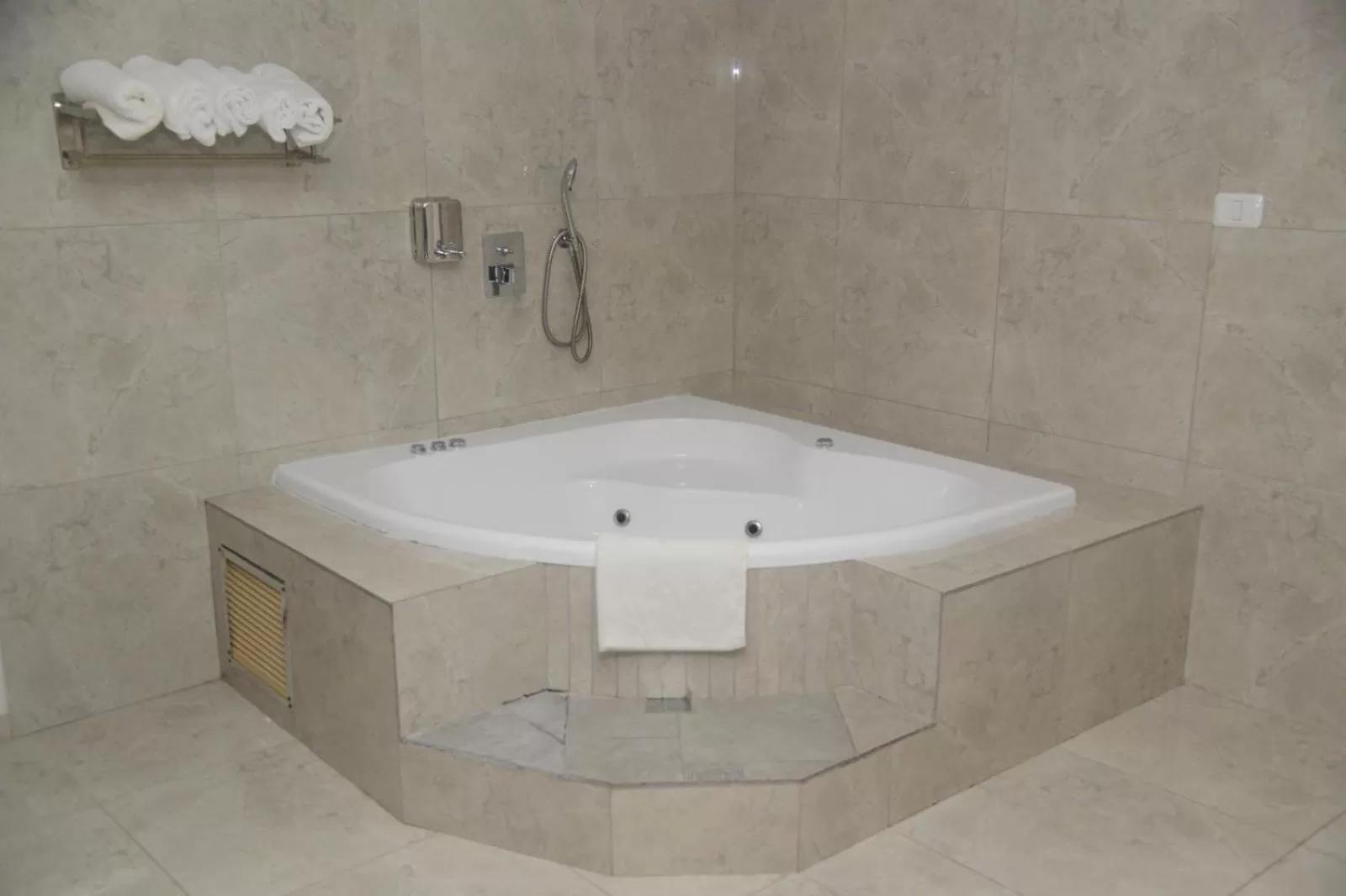 Bathroom in Hotel Maman