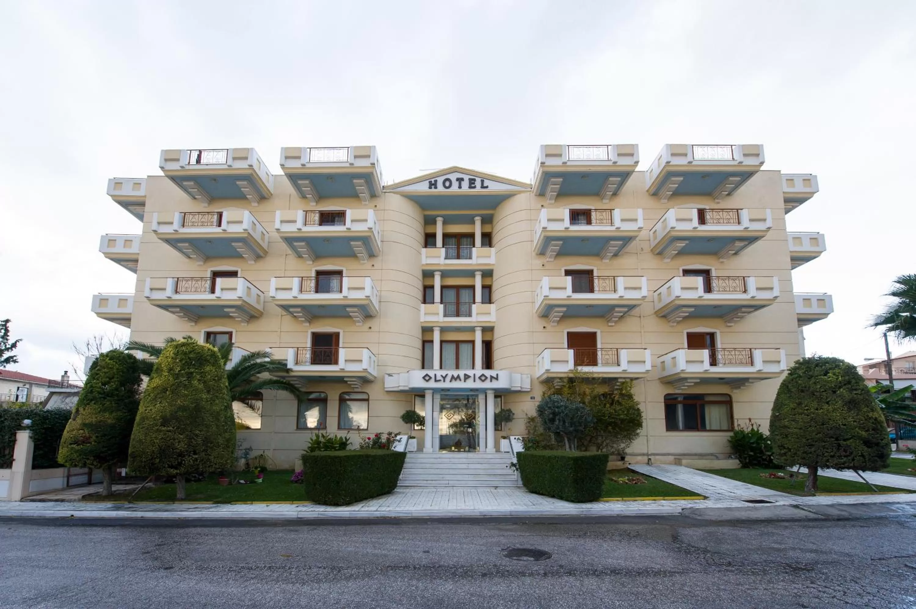 Facade/entrance in Olympion