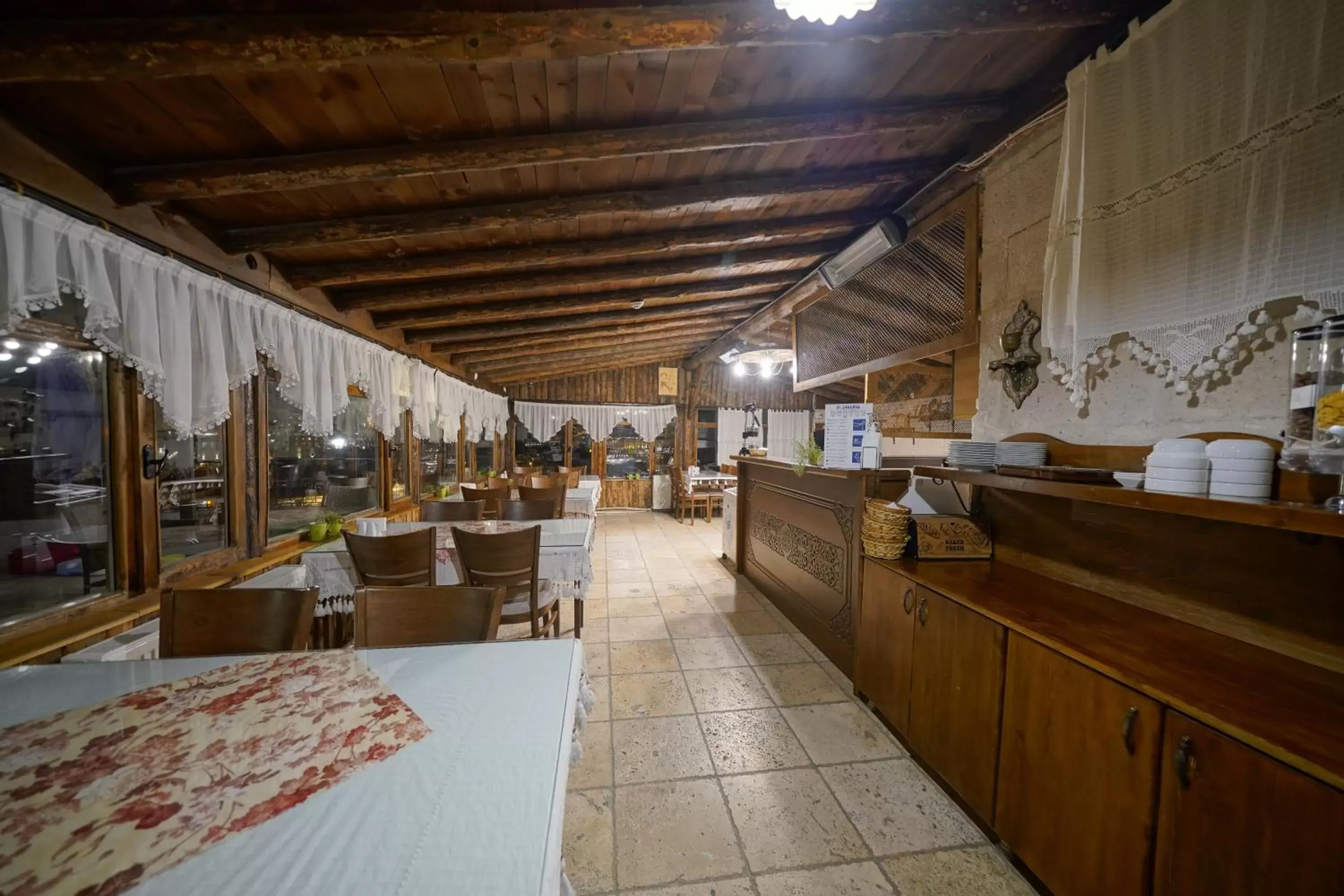 Restaurant/places to eat in Arch Palace Restaurant/places to eat in Arch Palace