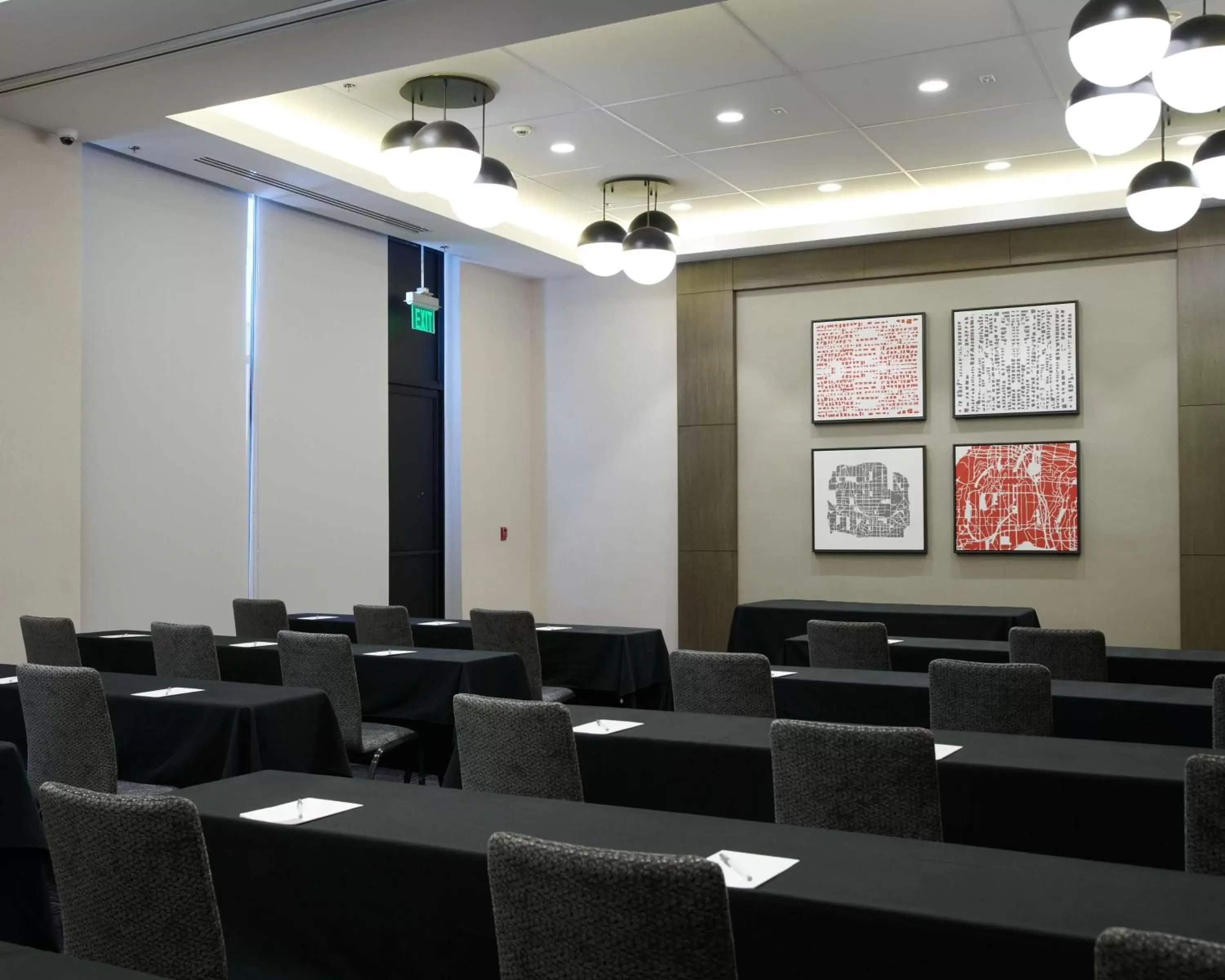 Meeting/conference room in Hampton Inn & Suites Sherman Oaks