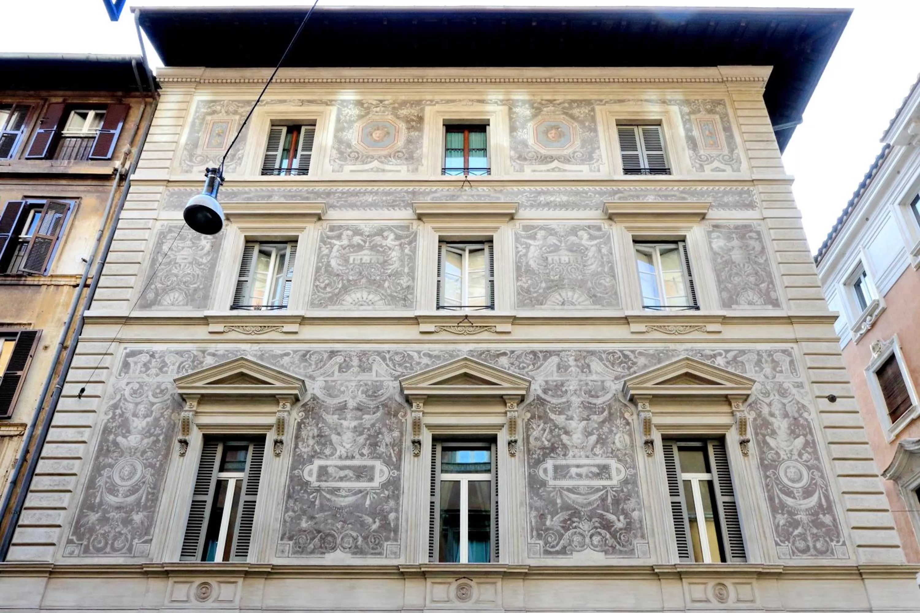 Facade/entrance in Spagna Ave