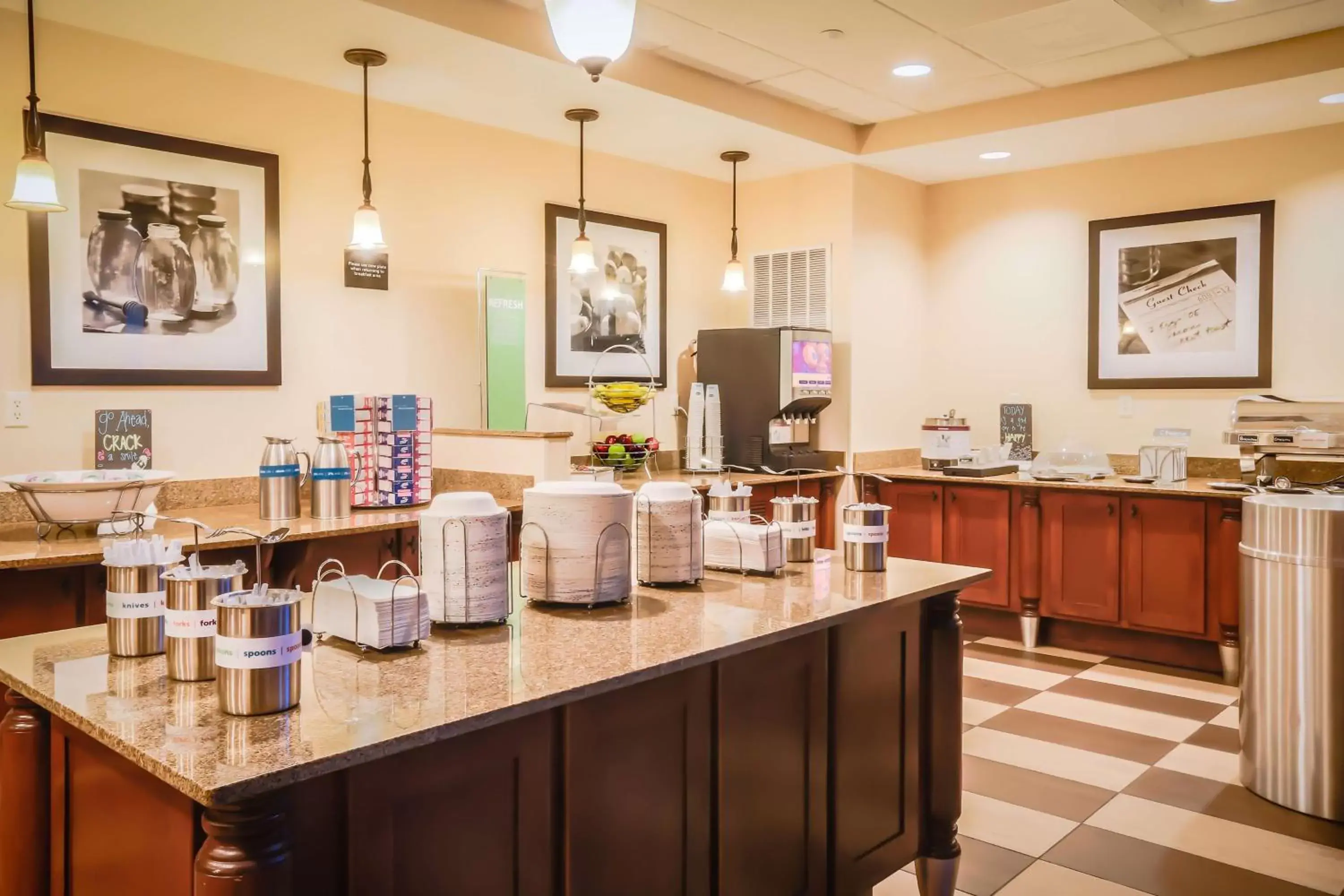 Breakfast, Restaurant/Places to Eat in Hampton Inn & Suites Tomball