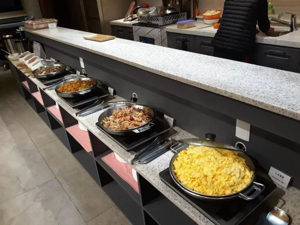 Restaurant/places to eat in Air Sky Hotel Restaurant/places to eat in Air Sky Hotel