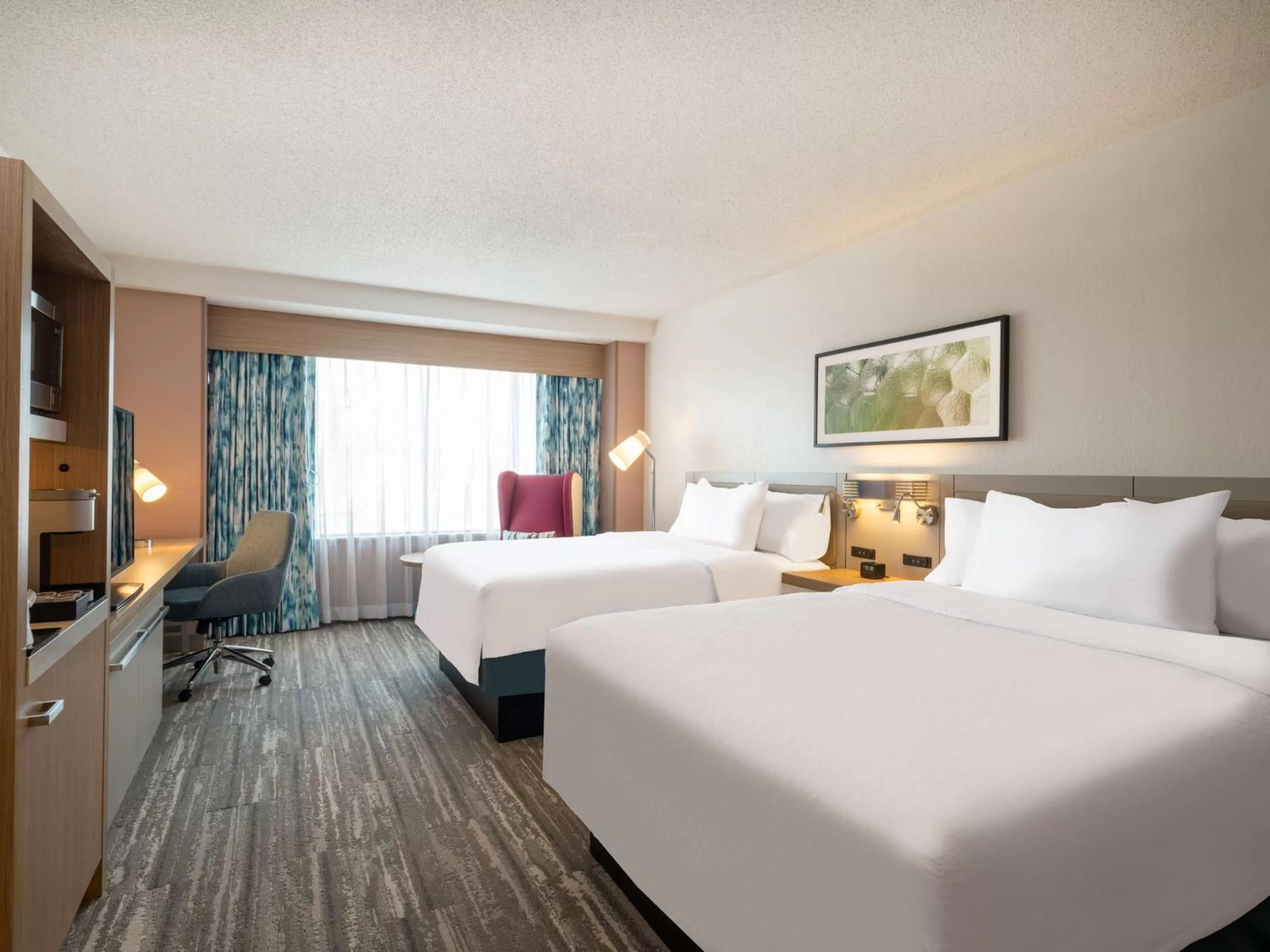 Bedroom, Bed in Hilton Garden Inn Toledo Downtown