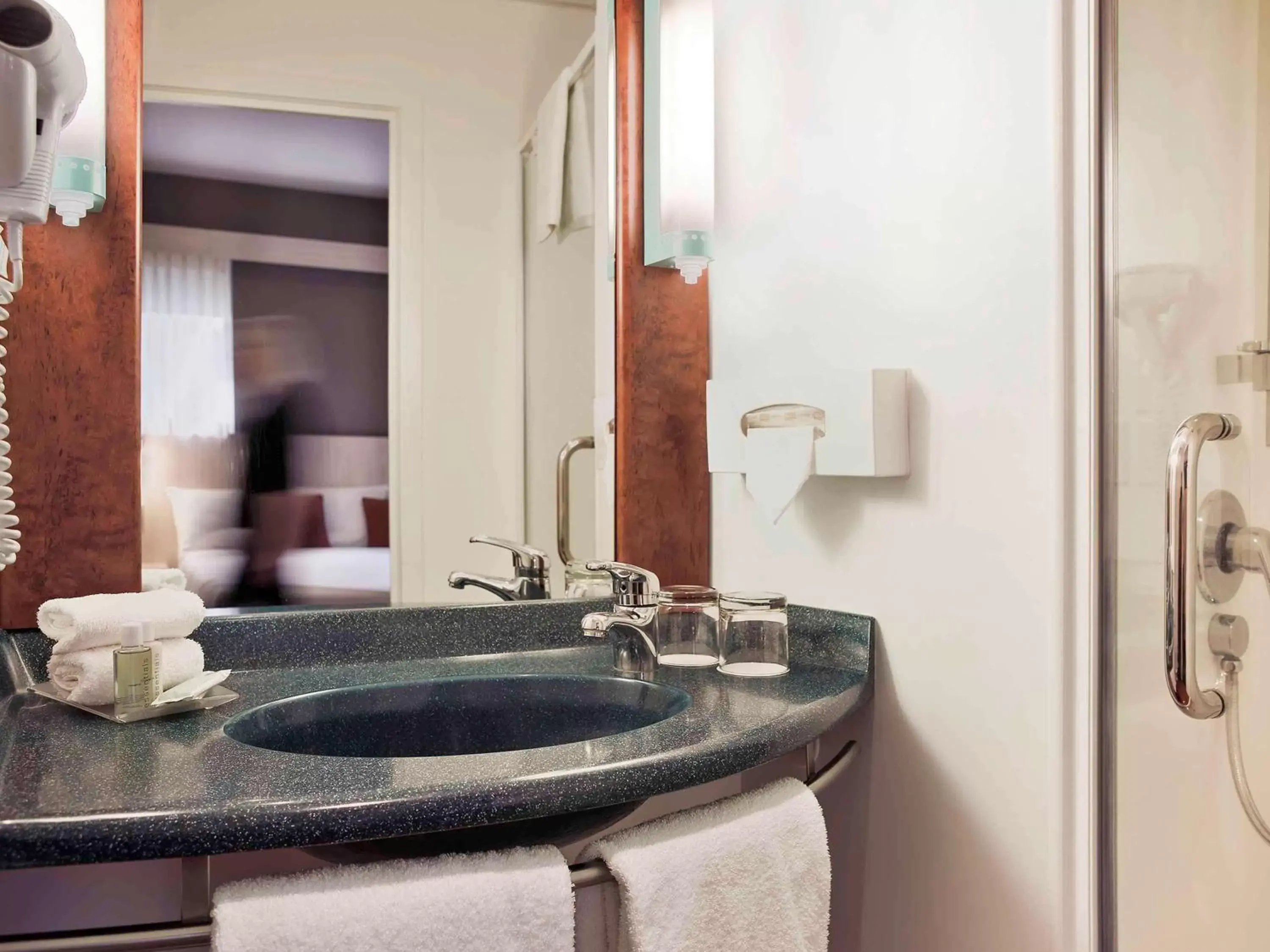 Queen Room in ibis Wellington Queen Room in ibis Wellington