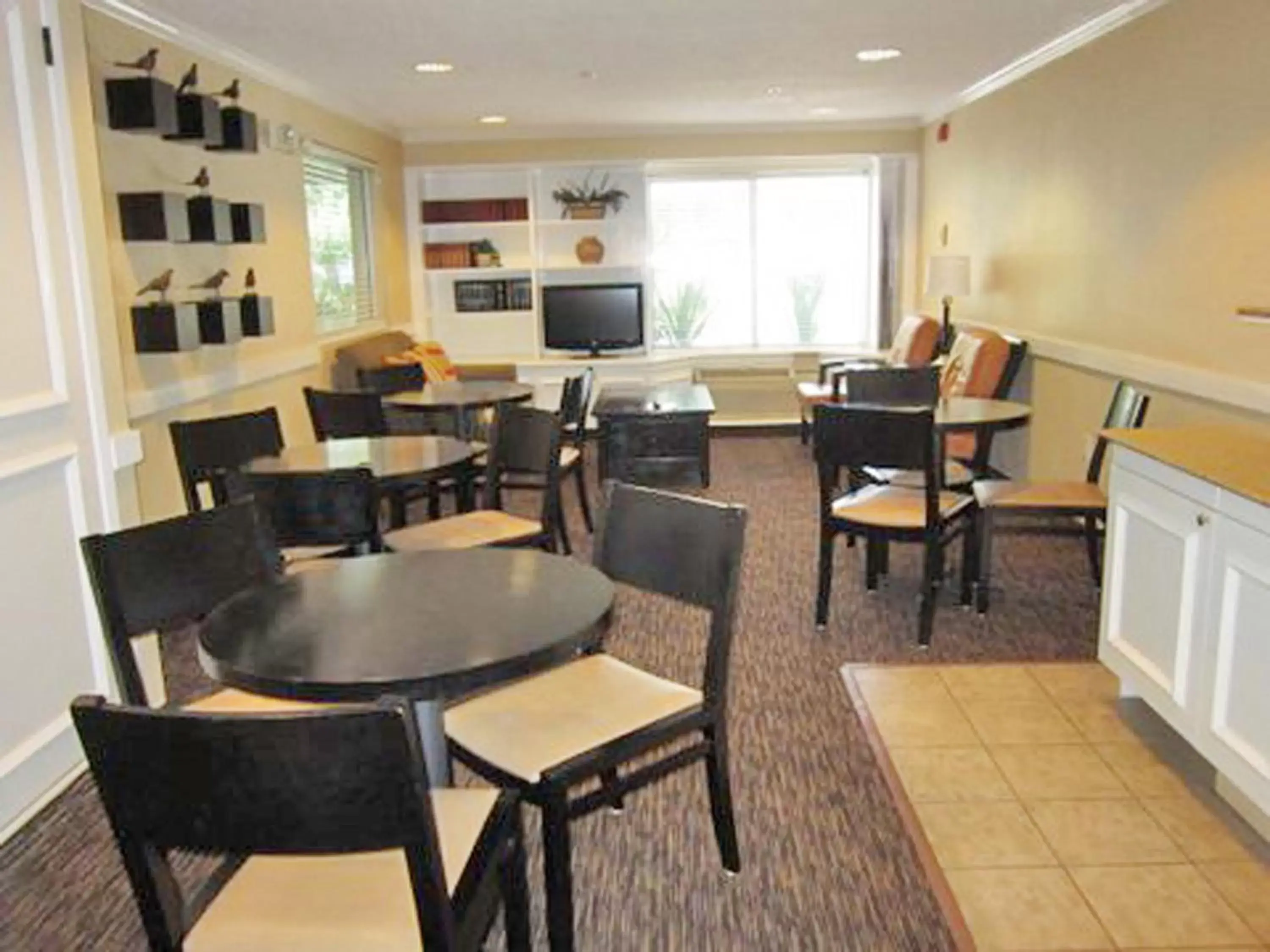 Area and facilities, Restaurant/Places to Eat in Extended Stay America Suites - Austin - Downtown - Town Lake