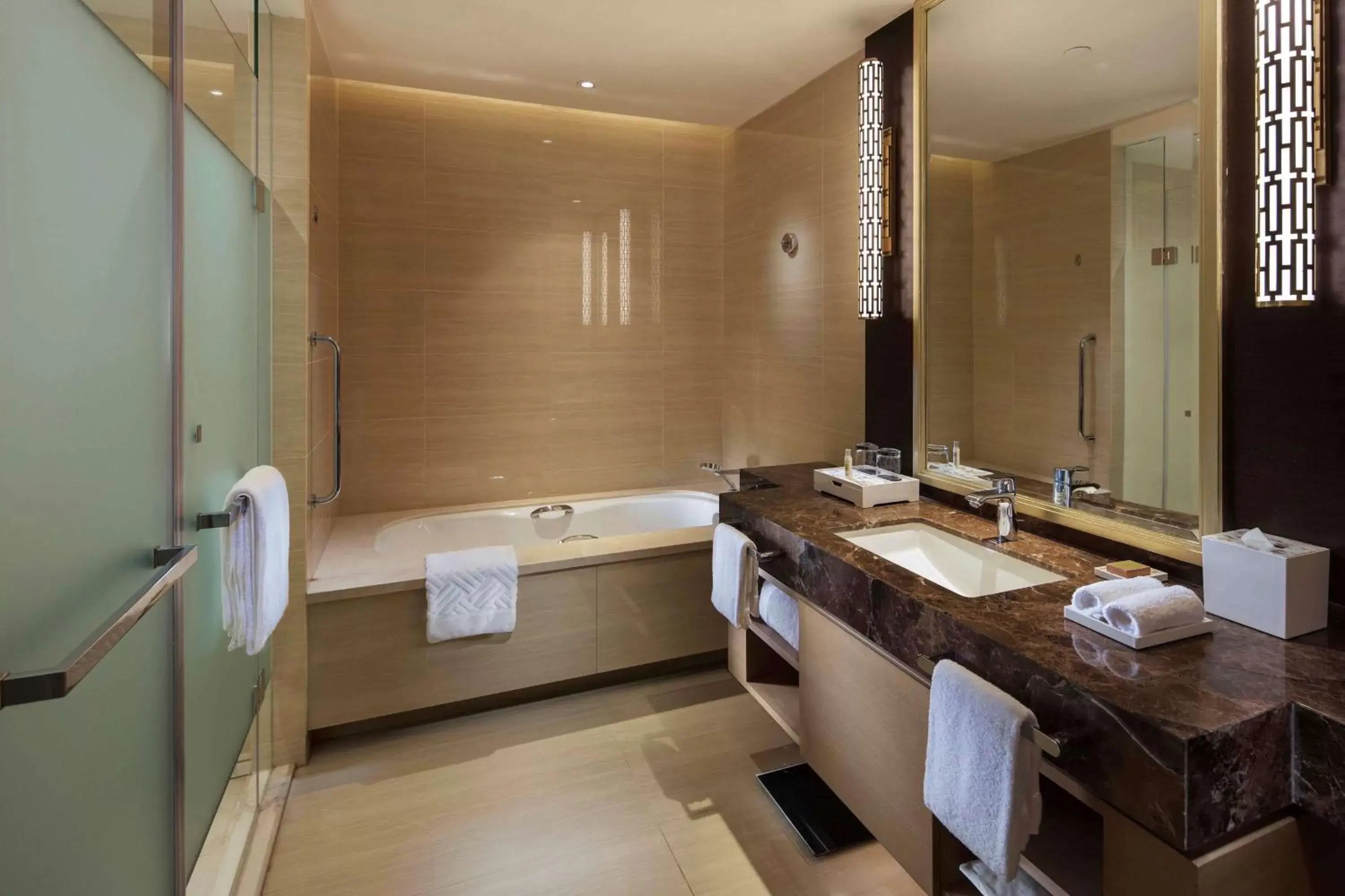 Photo of the whole room, Bathroom in Hilton Yantai