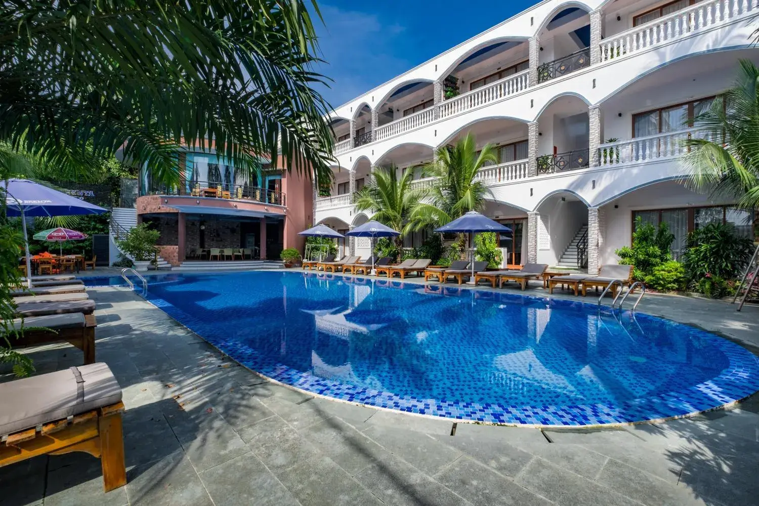 Property building in Brenta Phu Quoc Hotel Property building in Brenta Phu Quoc Hotel