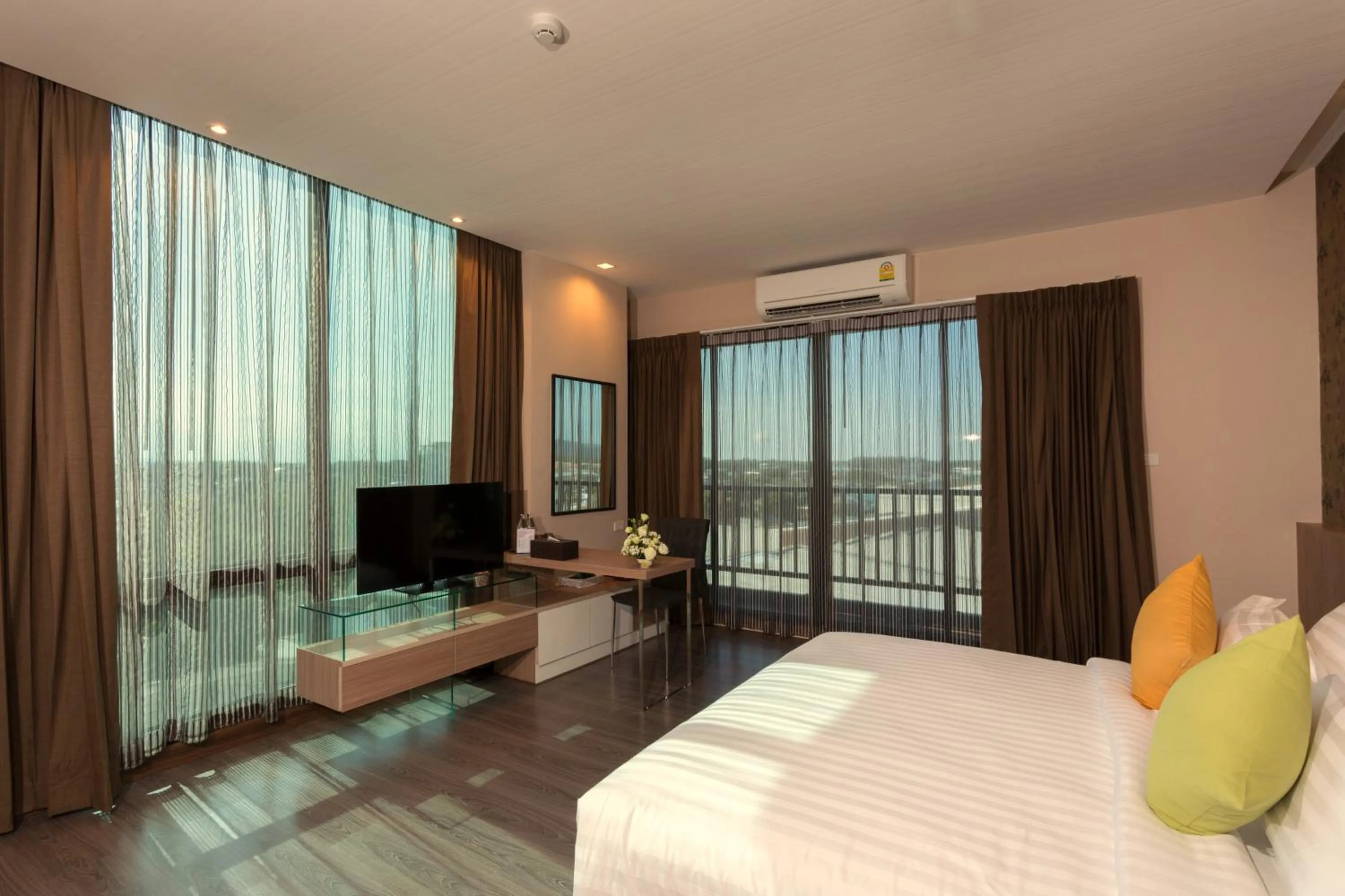 Bed in Tonaoi Grand Hotel