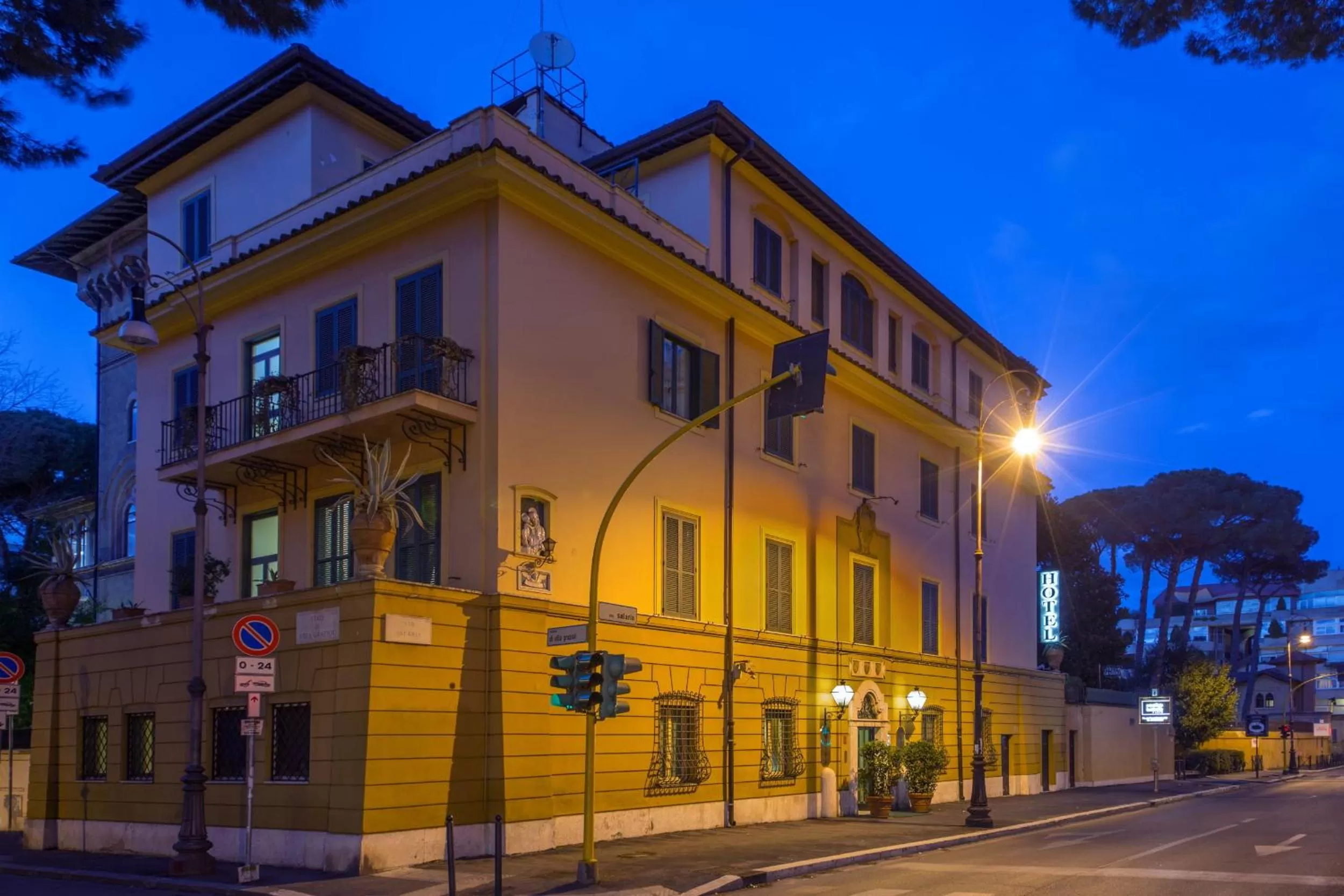 Property Building in Hotel Villa Grazioli
